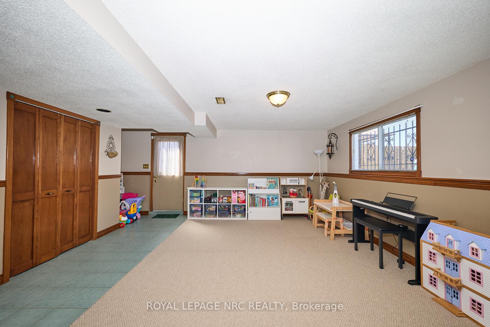 Photo 22 of 61 Mcdonagh Crescent, Thorold, Confederation Heights — HOMEH