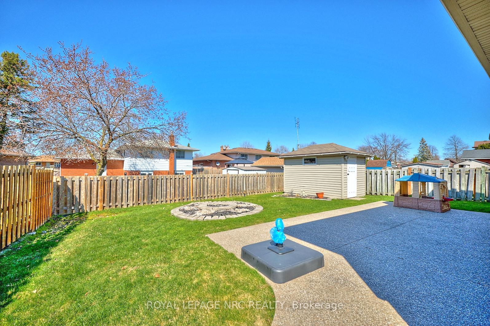 Photo 33 of 61 Mcdonagh Crescent, Thorold, Confederation Heights — HOMEH