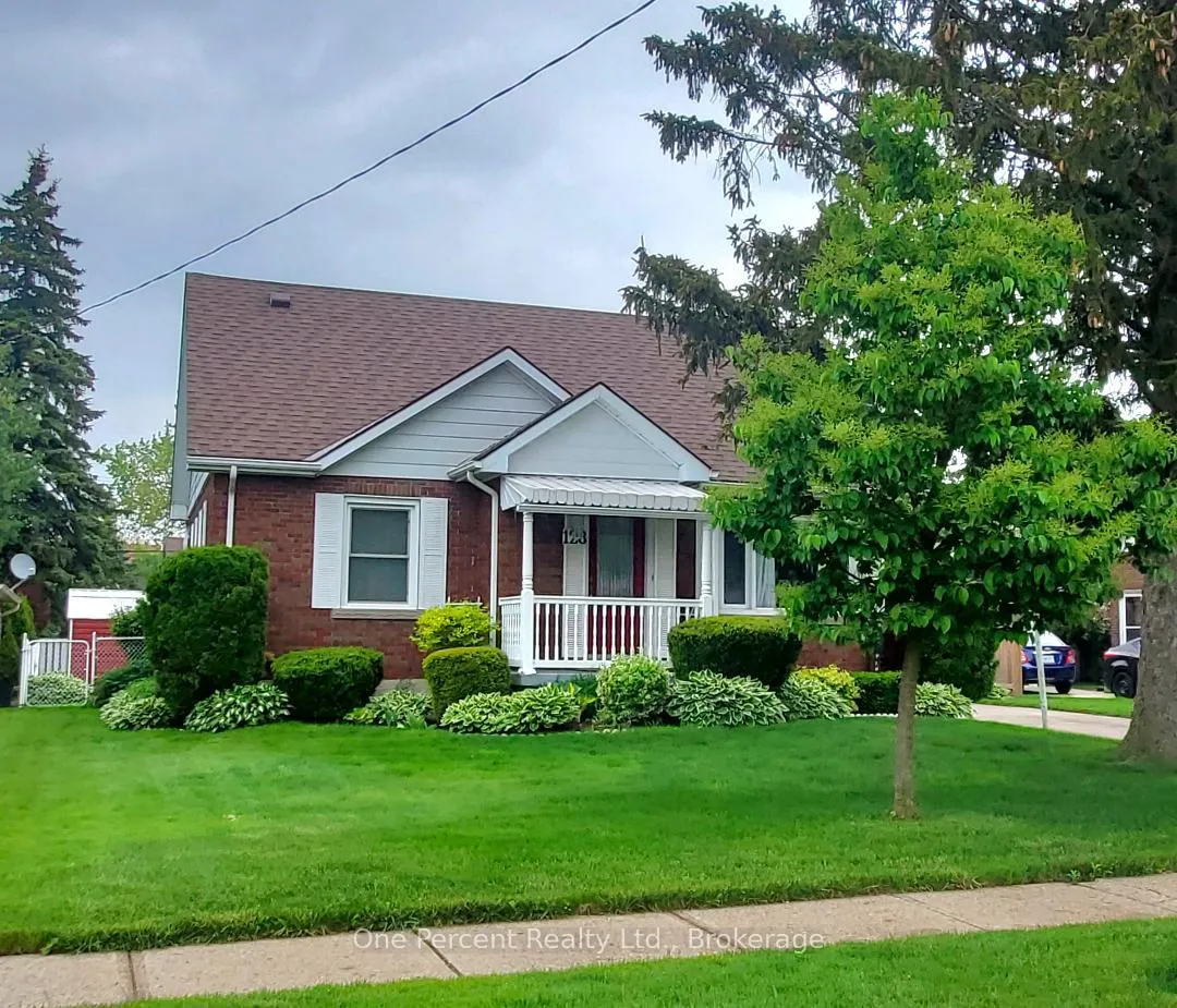 Photo 2 of 128 Woods Street, Stratford — HOMEH