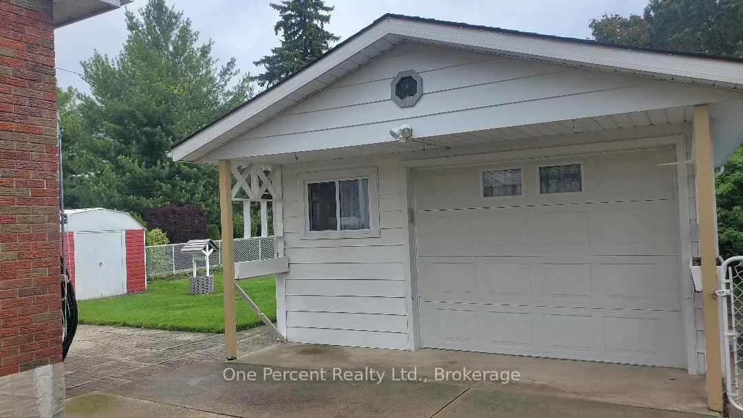 Photo 4 of 128 Woods Street, Stratford — HOMEH