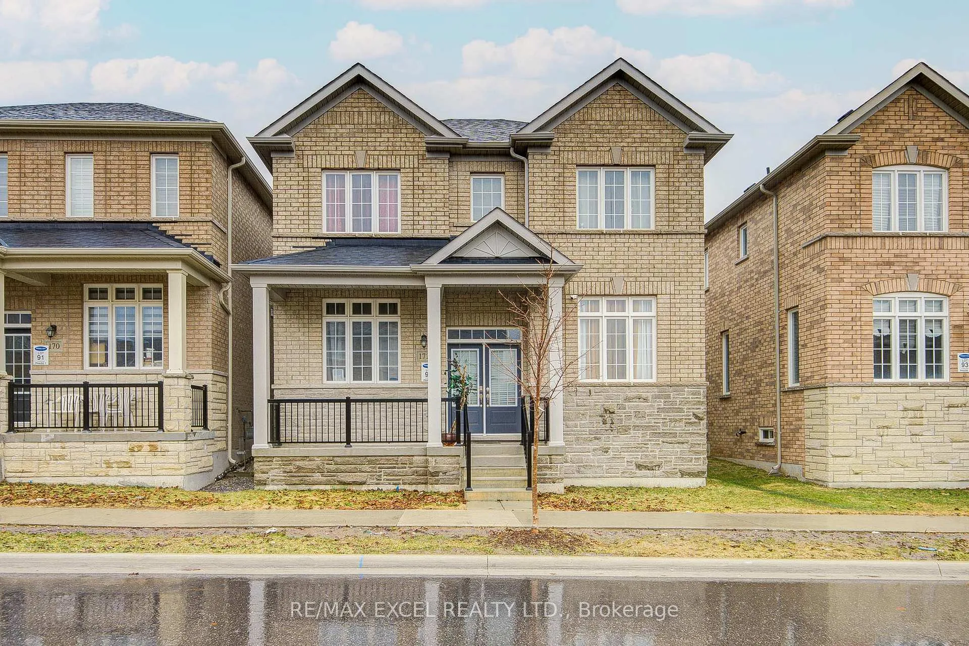 Photo 1 of Unit Coach, 172 Webb Street, Markham, Cornell — HOMEH