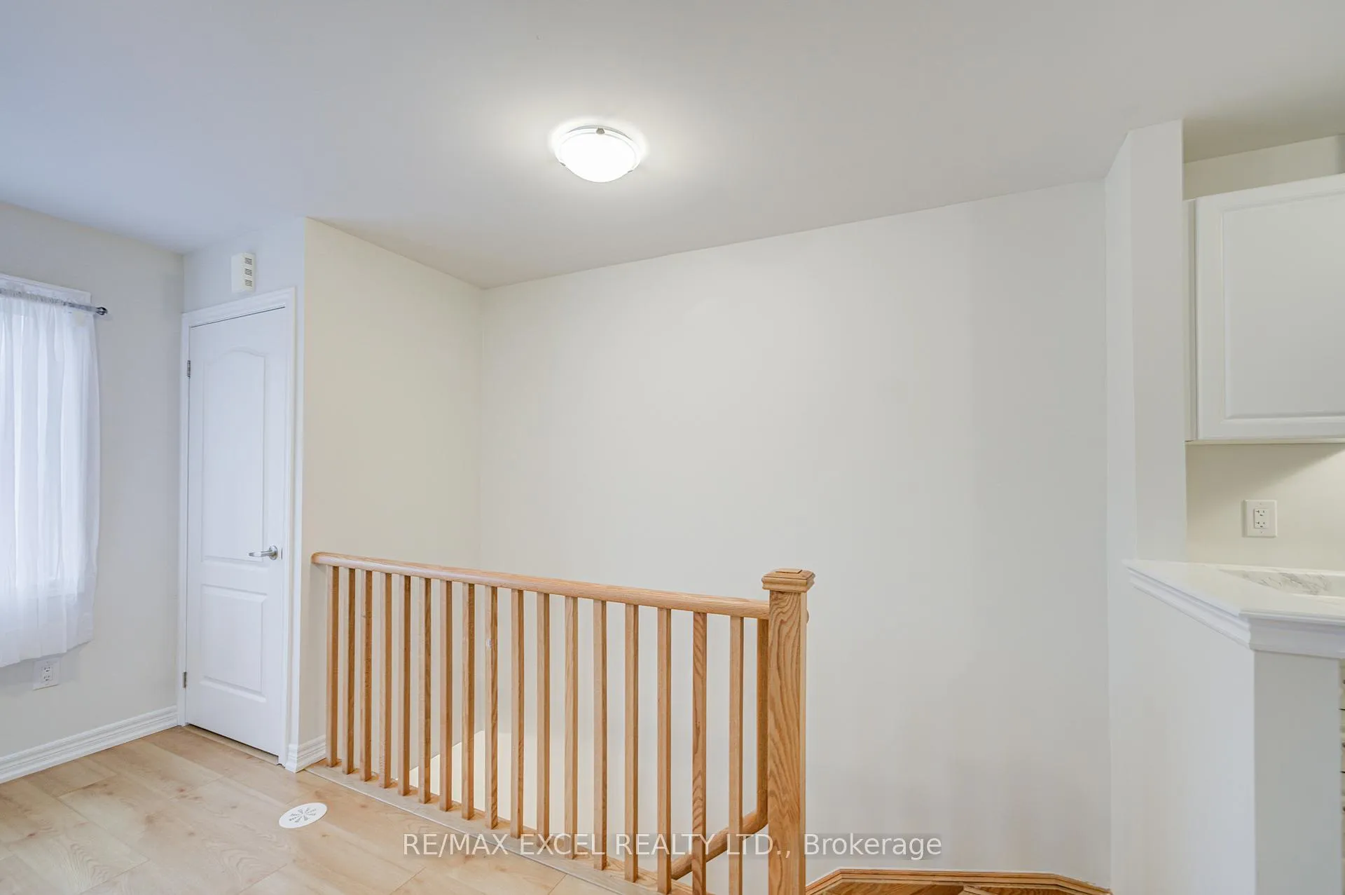 Photo 6 of Unit Coach, 172 Webb Street, Markham, Cornell — HOMEH