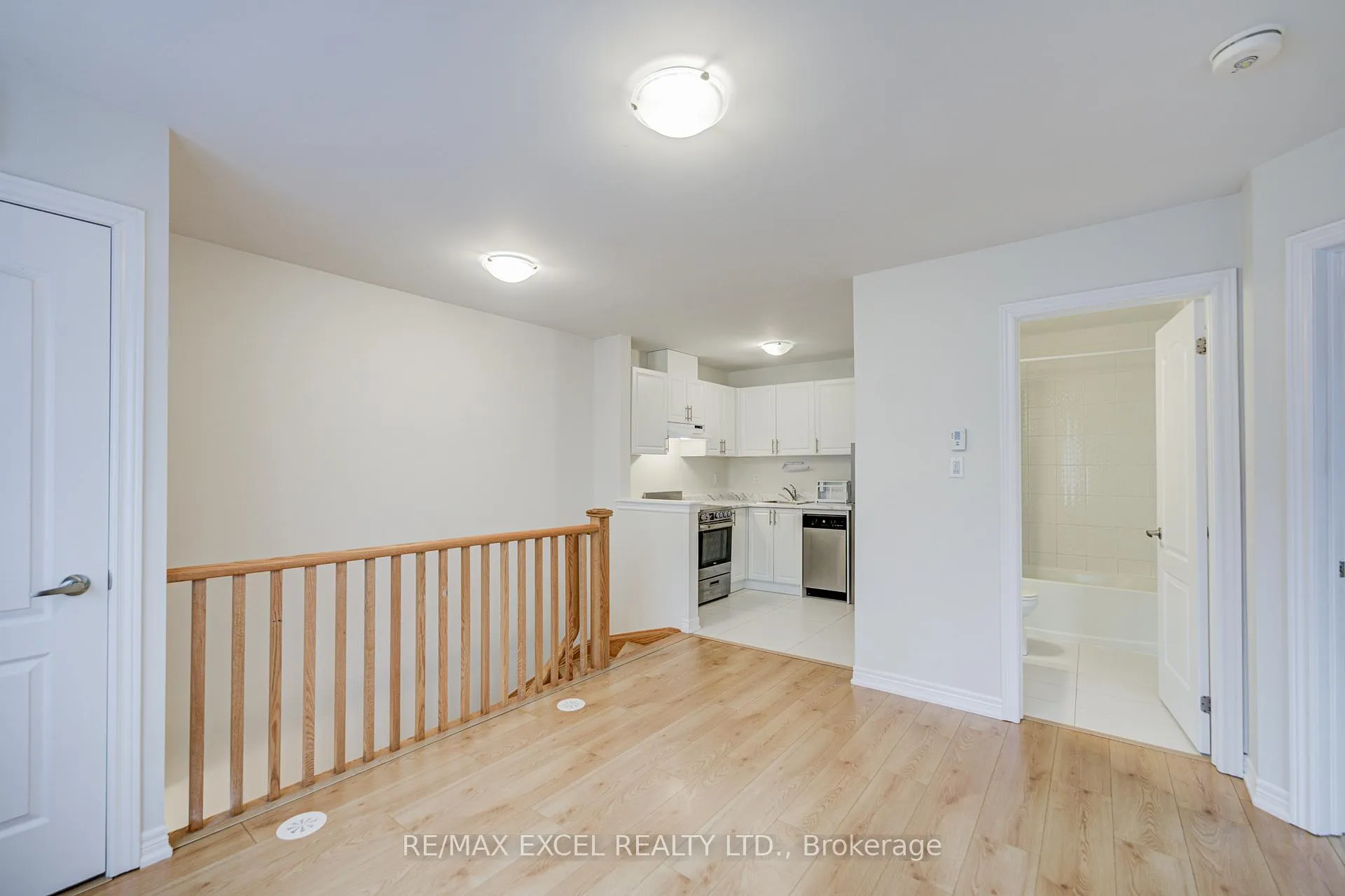 Photo 10 of Unit Coach, 172 Webb Street, Markham, Cornell — HOMEH