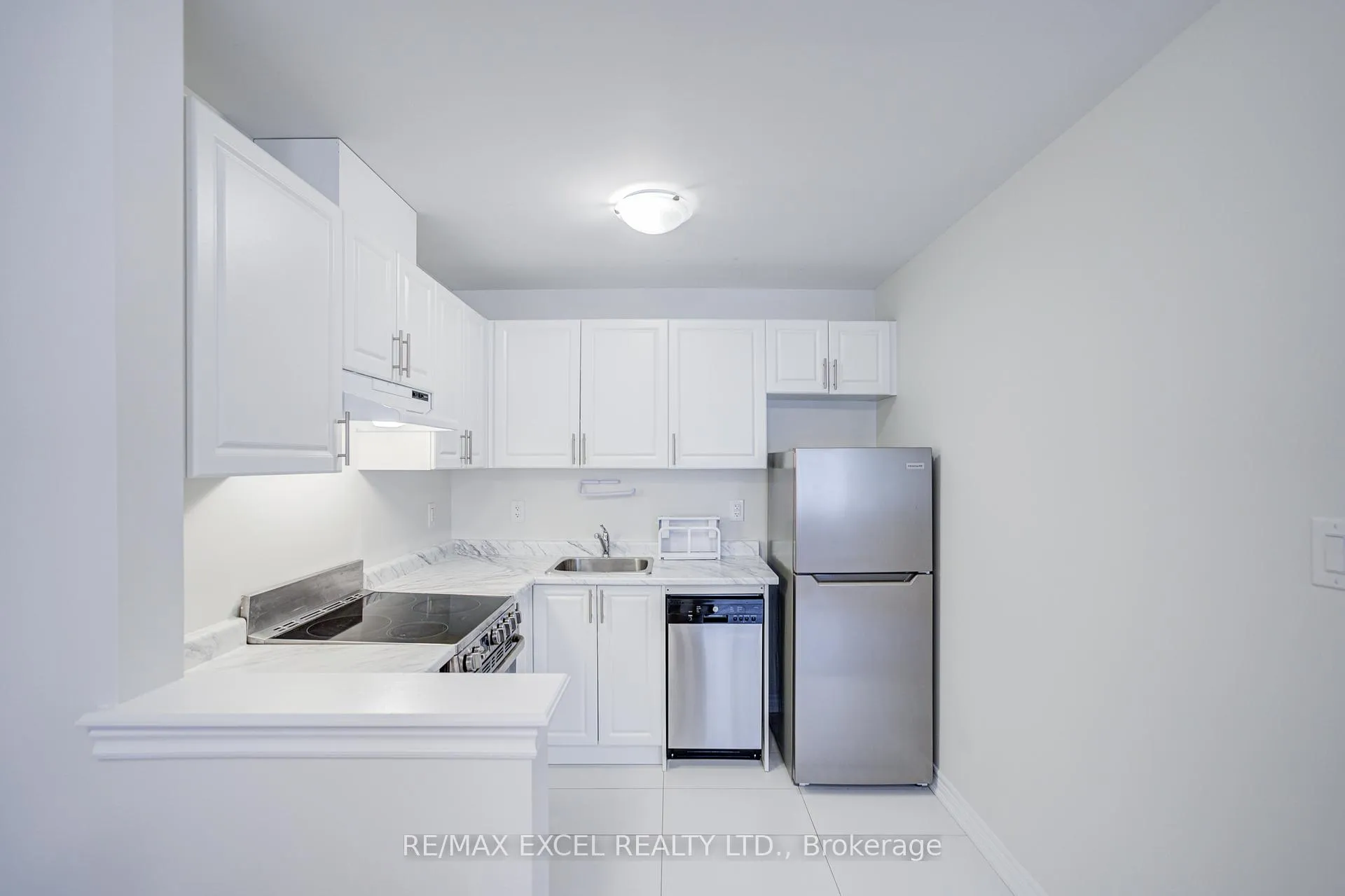 Photo 12 of Unit Coach, 172 Webb Street, Markham, Cornell — HOMEH