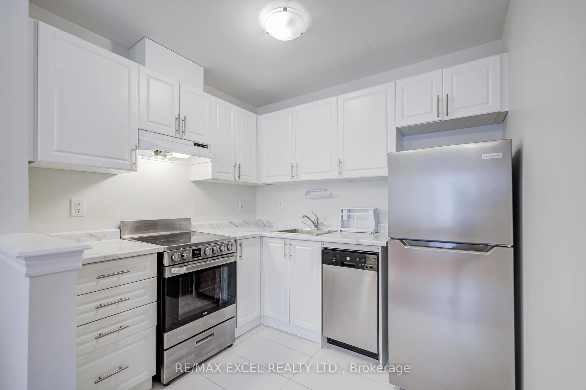 Photo 13 of Unit Coach, 172 Webb Street, Markham, Cornell — HOMEH