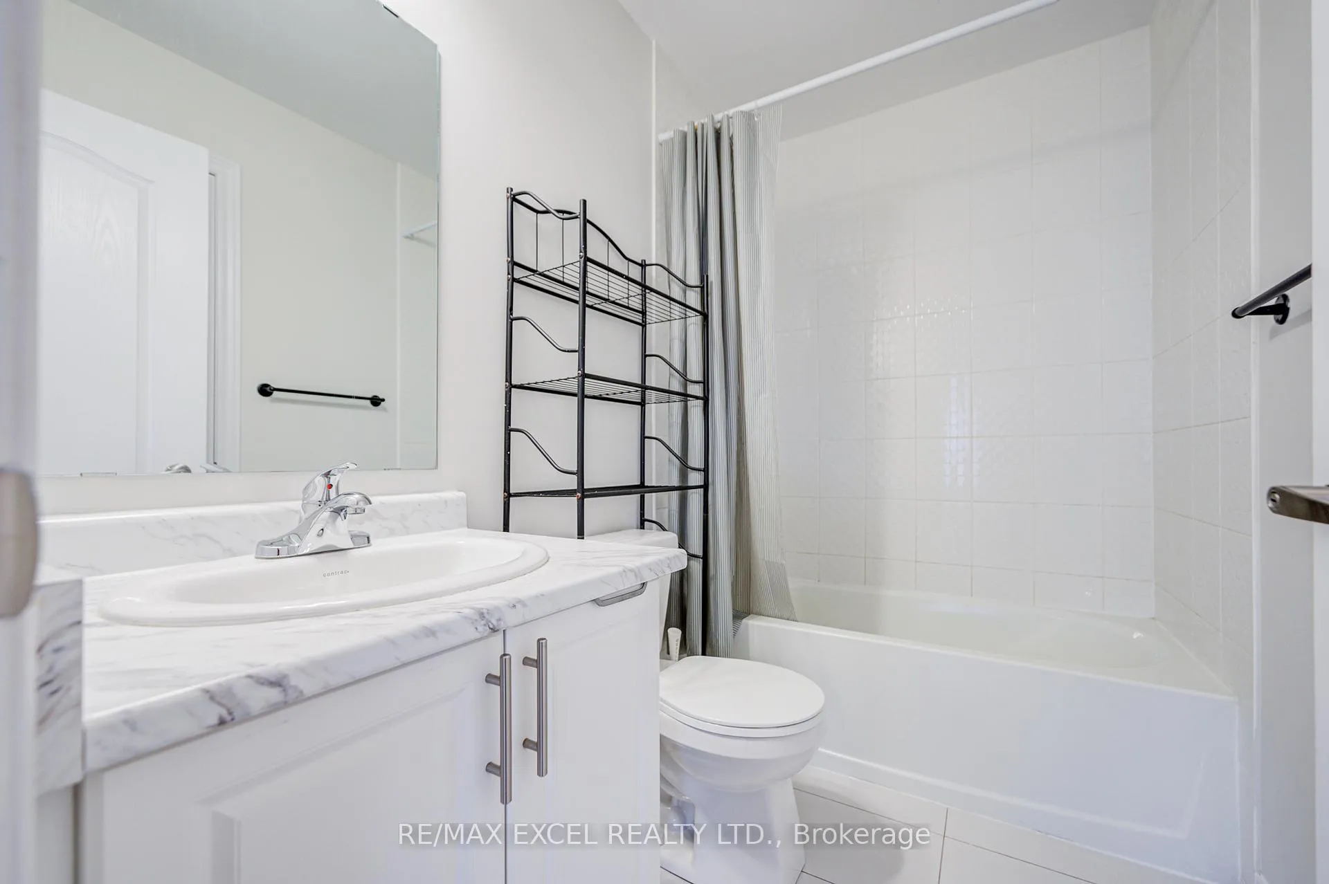 Photo 16 of Unit Coach, 172 Webb Street, Markham, Cornell — HOMEH