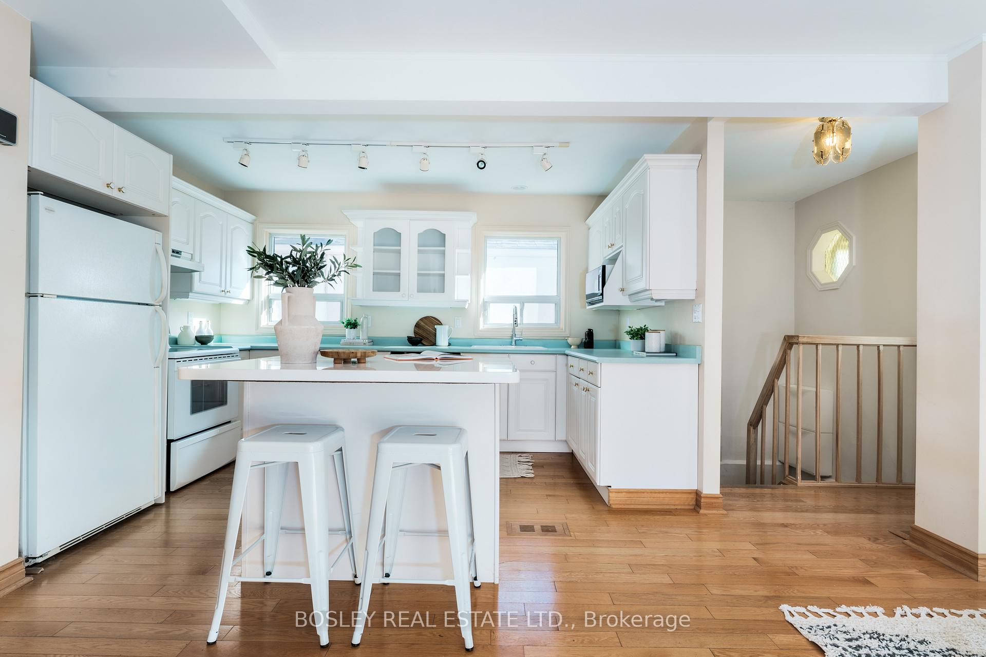 Photo 4 of 309 Warden Avenue, Scarborough, Birchcliffe-Cliffside — HOMEH