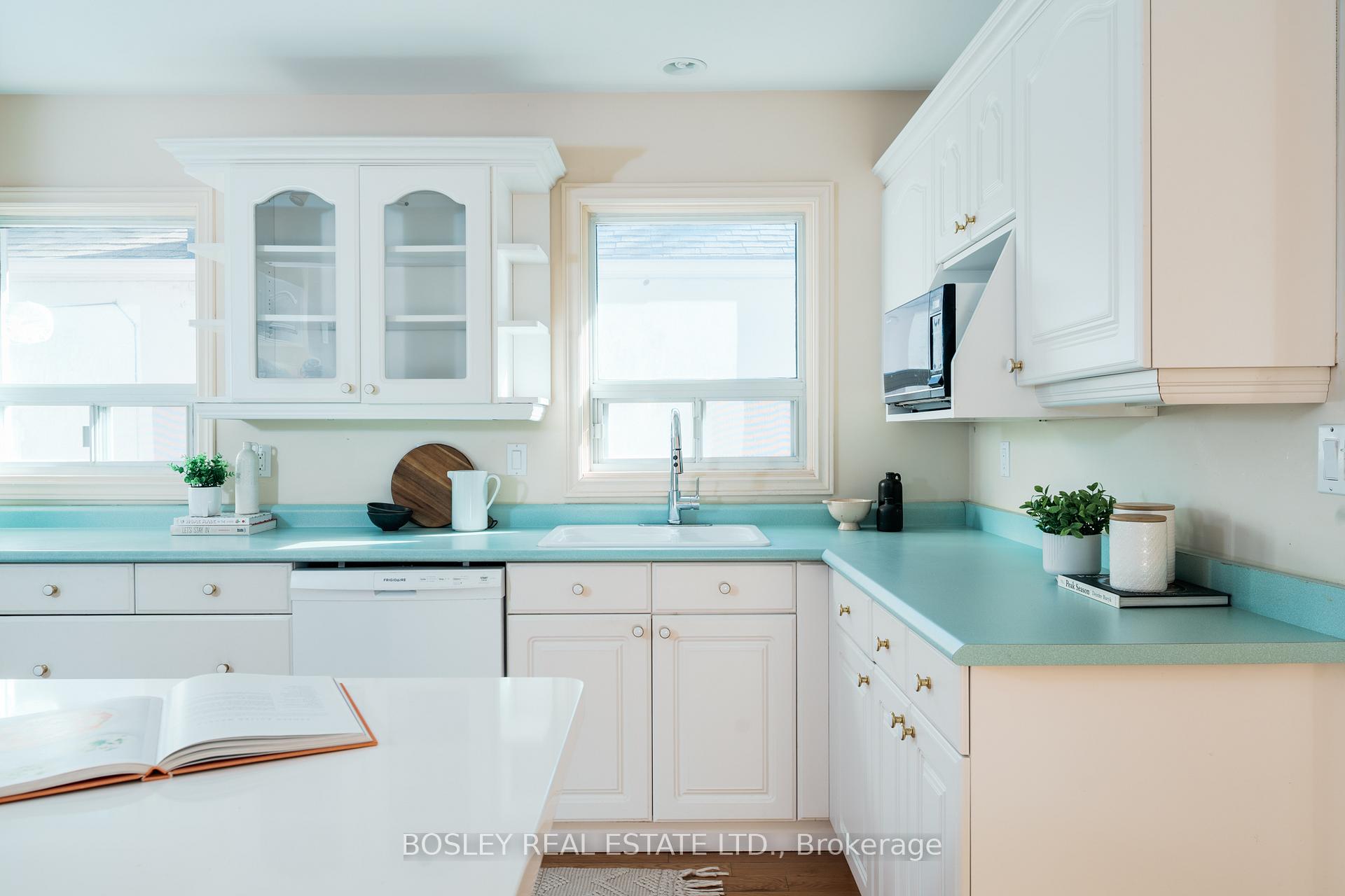 Photo 5 of 309 Warden Avenue, Scarborough, Birchcliffe-Cliffside — HOMEH
