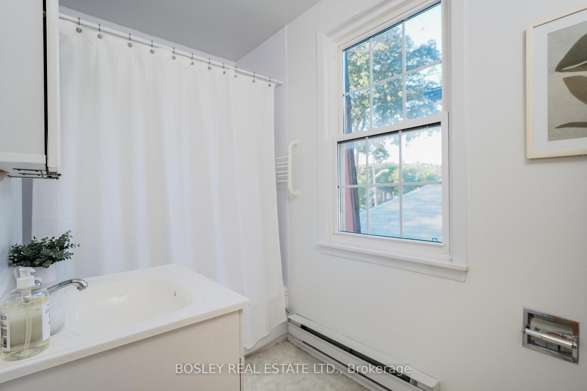 Photo 22 of 309 Warden Avenue, Scarborough, Birchcliffe-Cliffside — HOMEH