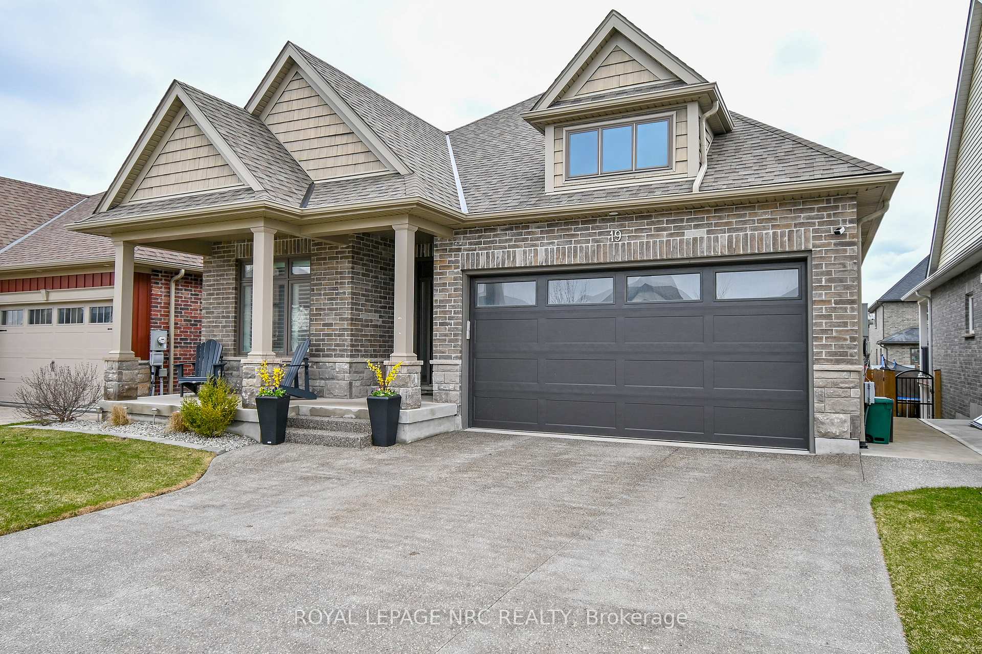 Photo 2 of 19 Secord Street, Thorold, Hurricane/Merrittville — HOMEH