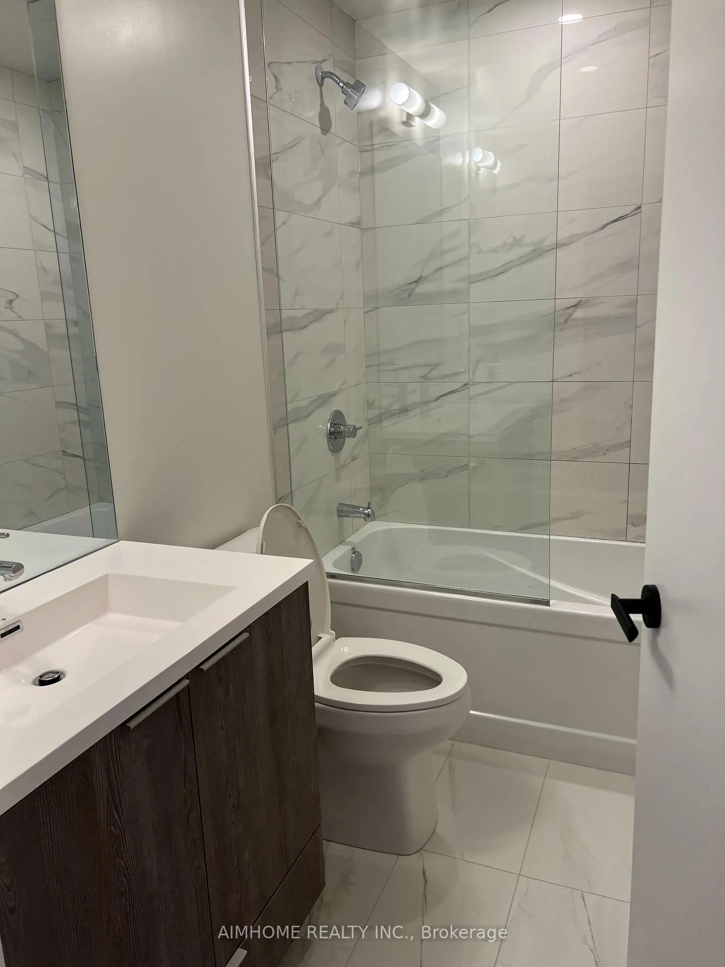 Photo 14 of Unit 4201, 8 Interchange Way, Vaughan, Vaughan Corporate Centre — HOMEH