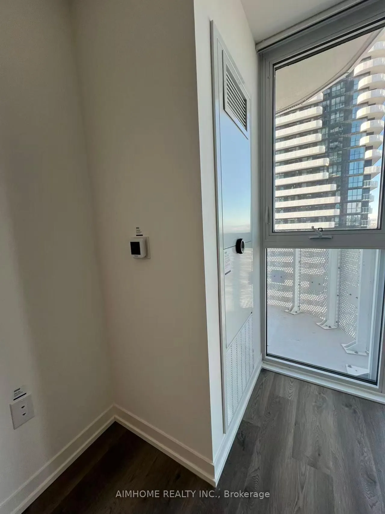 Photo 24 of Unit 4201, 8 Interchange Way, Vaughan, Vaughan Corporate Centre — HOMEH
