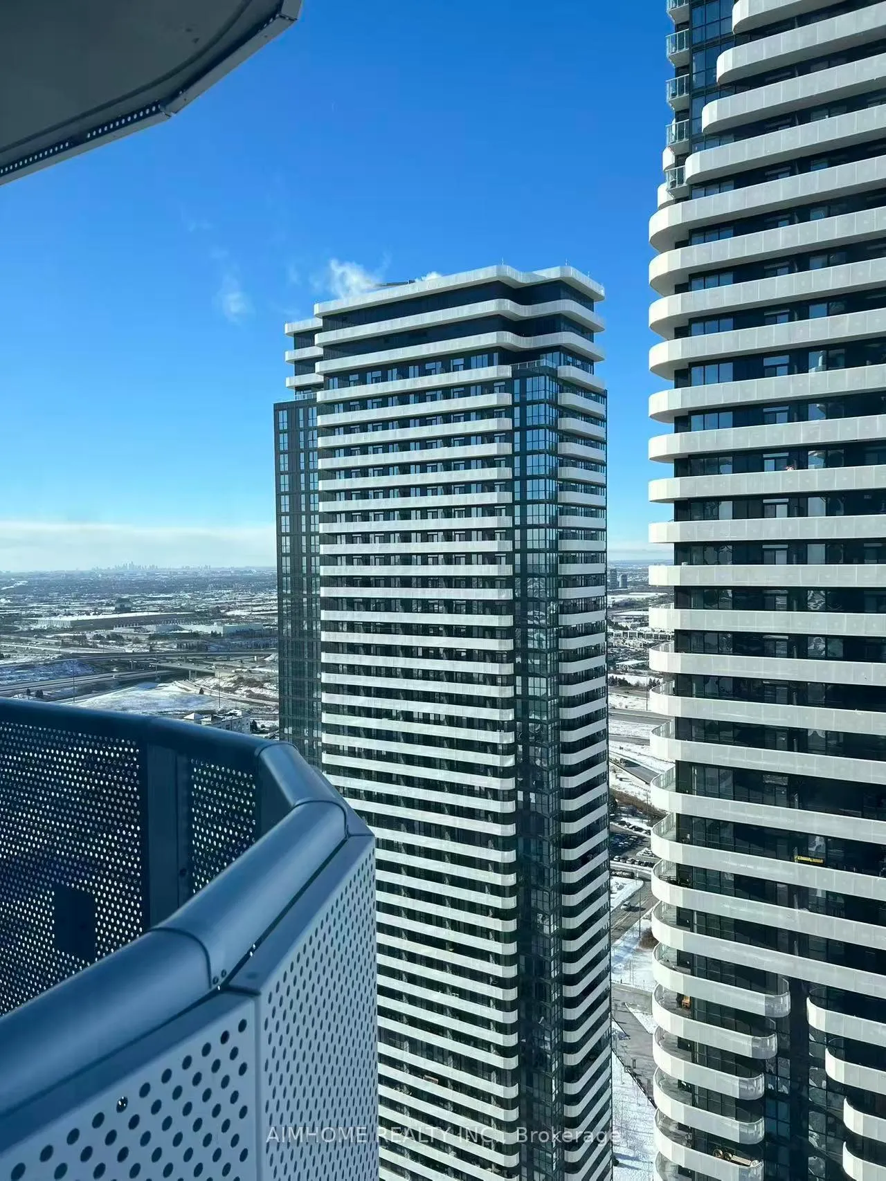 Photo 32 of Unit 4201, 8 Interchange Way, Vaughan, Vaughan Corporate Centre — HOMEH