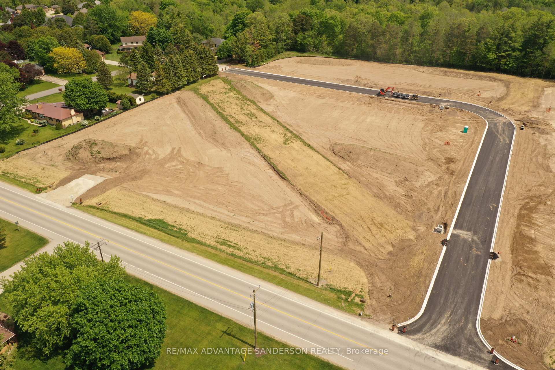 Photo 4 of Lot 9 Bowling Green Drive, Middlesex Centre, Poplar Hill — HOMEH