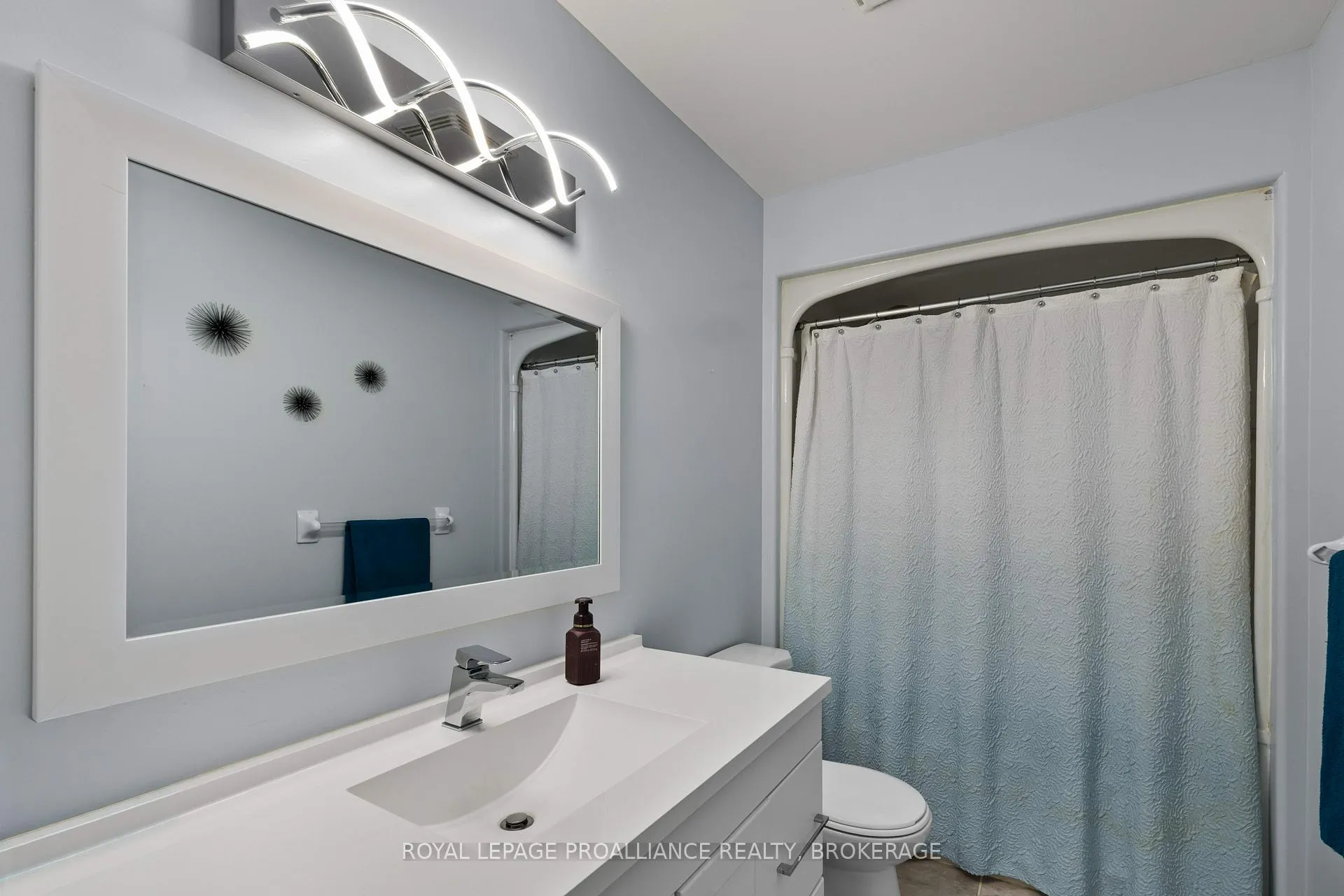Photo 32 of 2153 Swanfield Street, Kingston, East Gardiners Rd — HOMEH