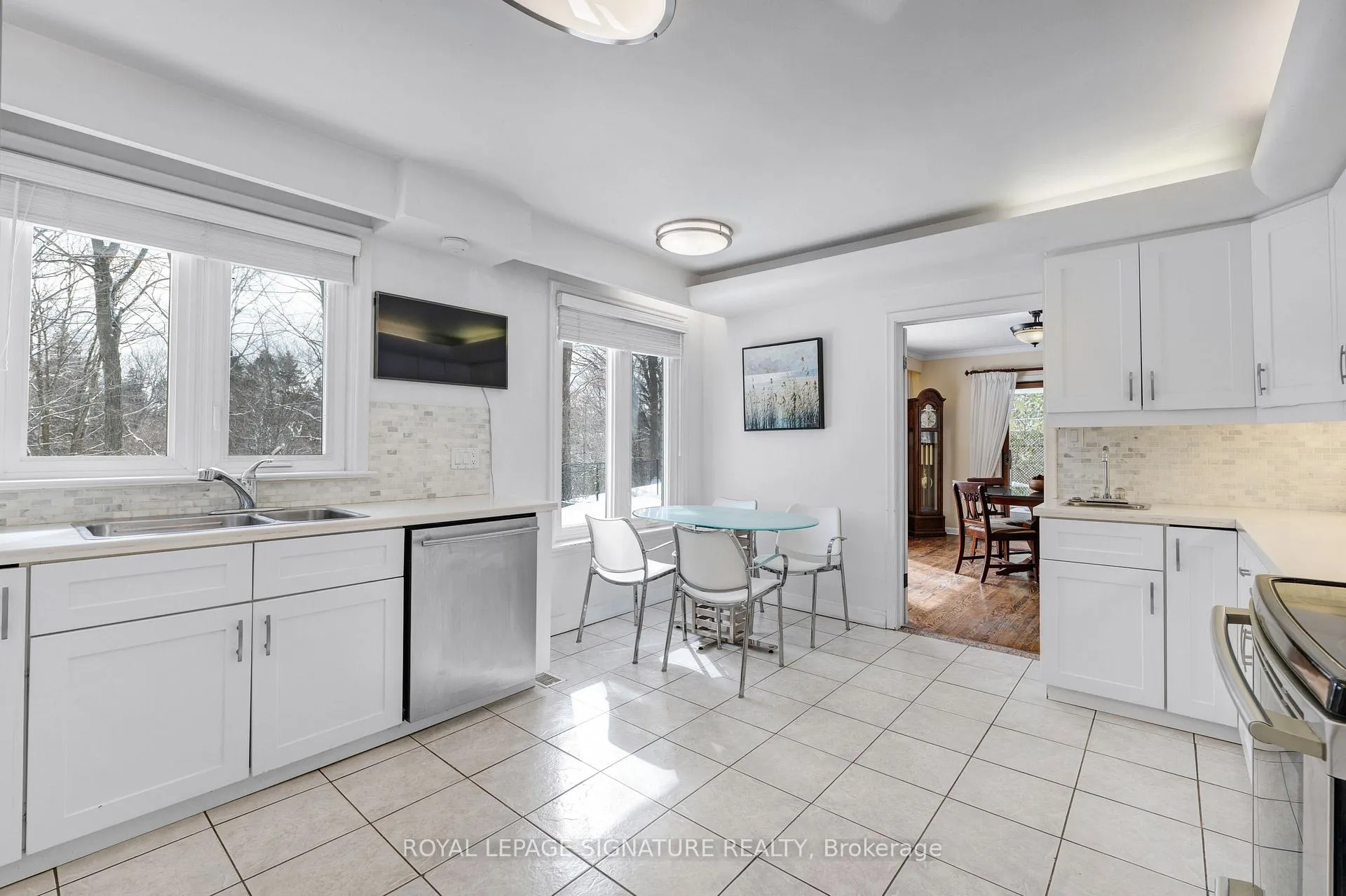 Photo 10 of 57 Forest Grove Drive, North York, Bayview Village — HOMEH