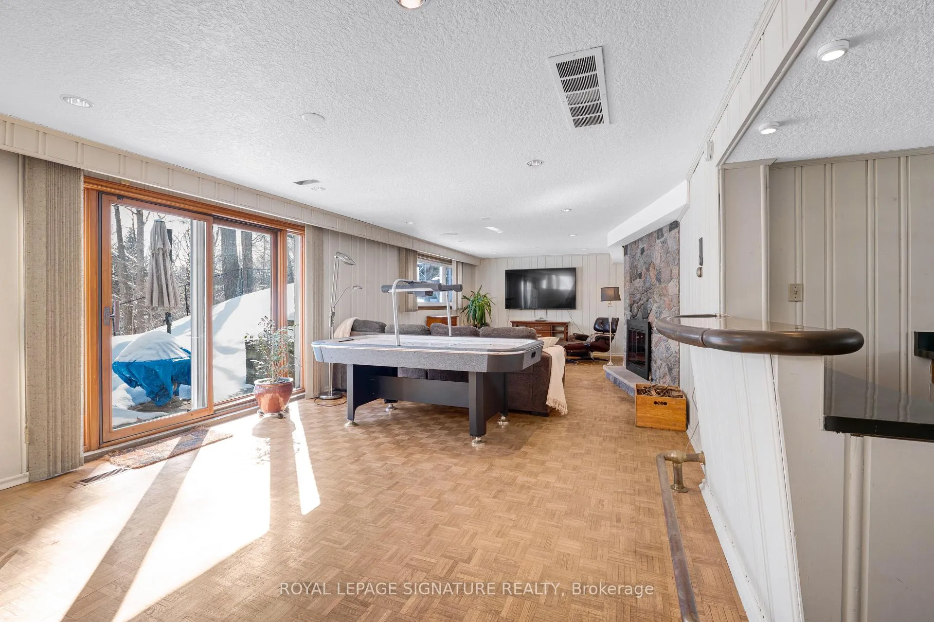 Photo 23 of 57 Forest Grove Drive, North York, Bayview Village — HOMEH