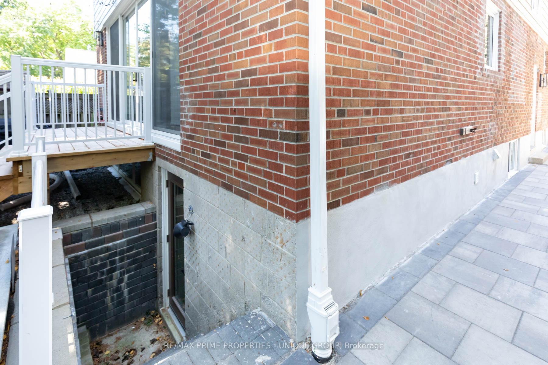 Photo 2 of 15 Anndale Road, Scarborough, Birchcliffe-Cliffside — HOMEH