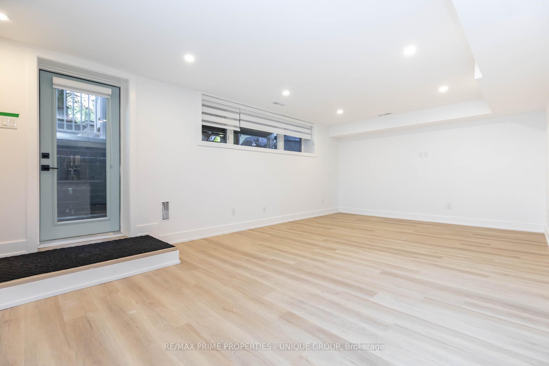 Photo 3 of 15 Anndale Road, Scarborough, Birchcliffe-Cliffside — HOMEH