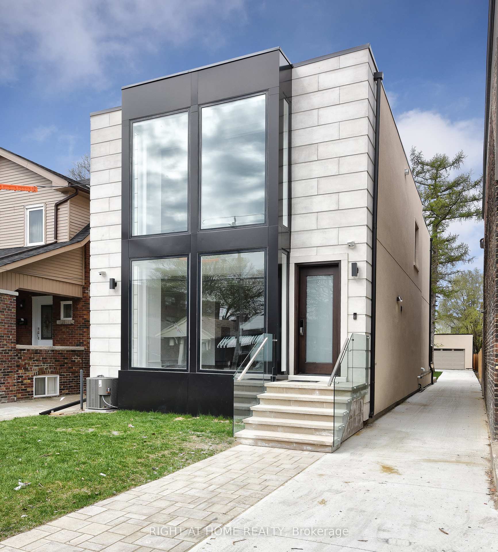 Photo 2 of 1256 Broadview Avenue, Toronto, Broadview North — HOMEH
