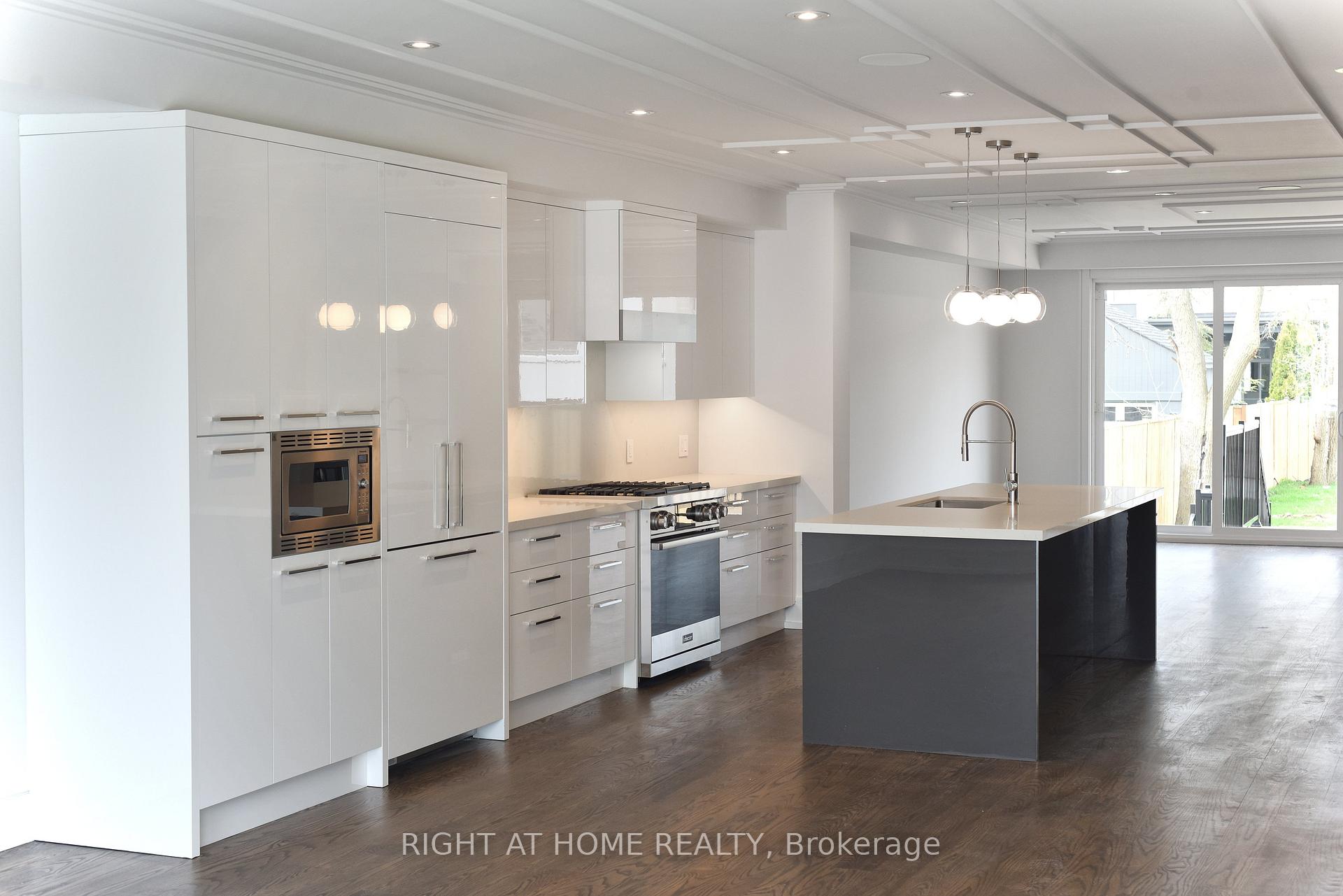 Photo 3 of 1256 Broadview Avenue, Toronto, Broadview North — HOMEH