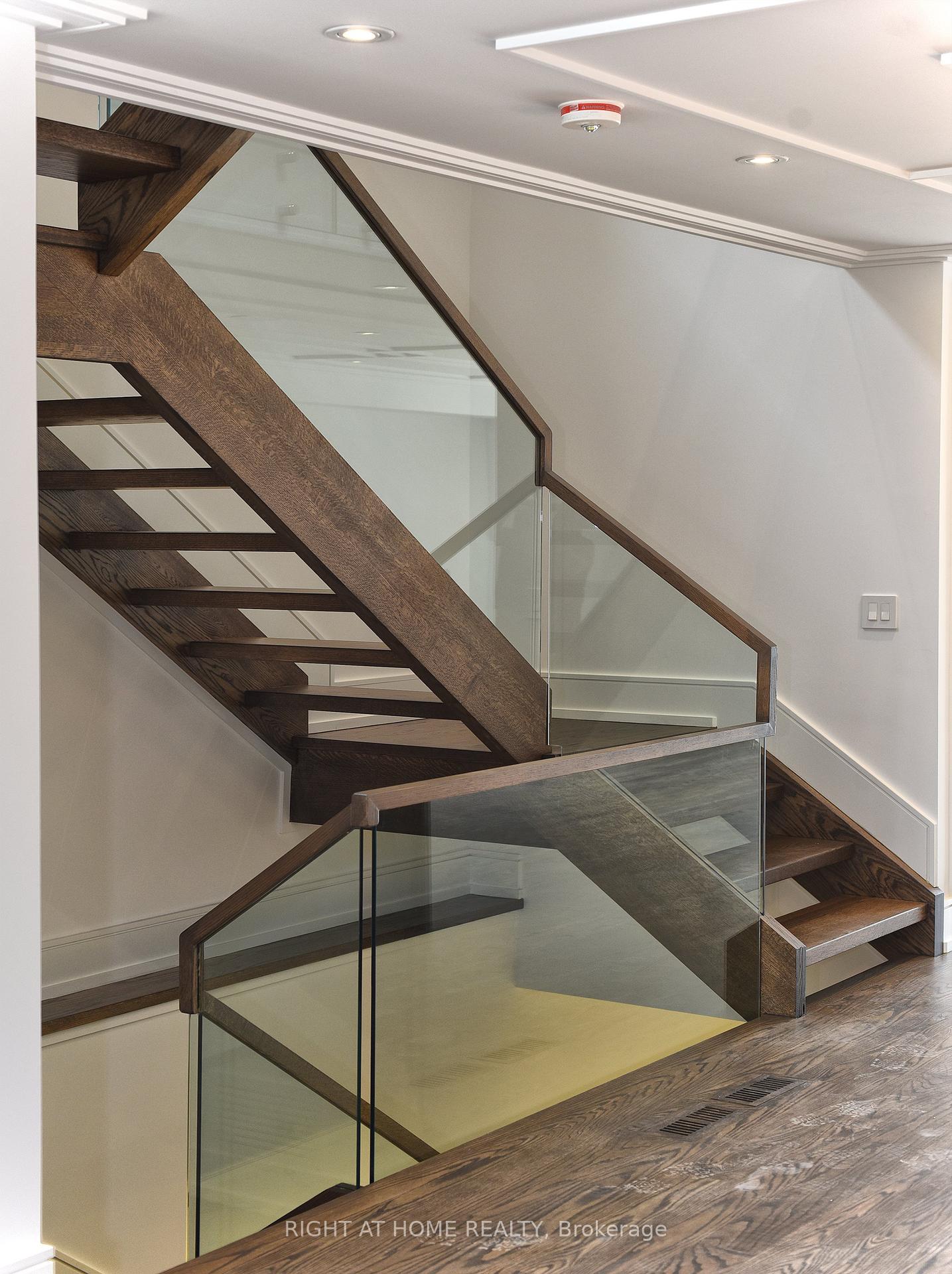 Photo 7 of 1256 Broadview Avenue, Toronto, Broadview North — HOMEH