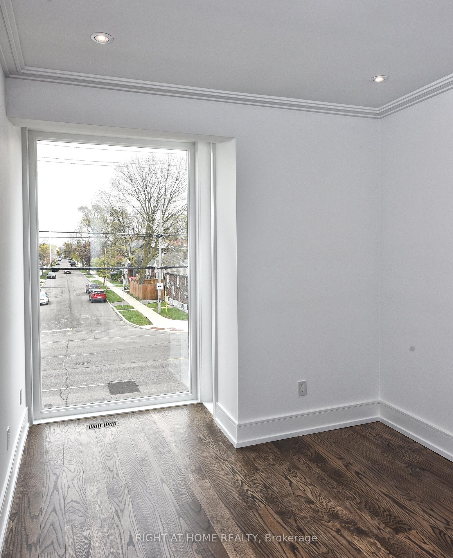 Photo 9 of 1256 Broadview Avenue, Toronto, Broadview North — HOMEH
