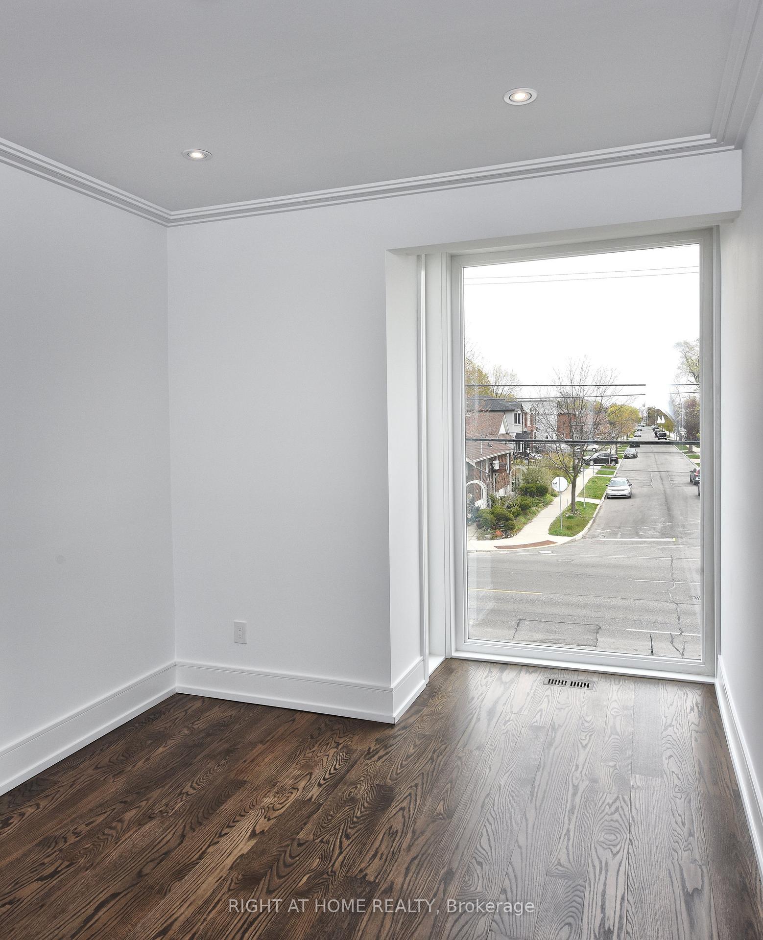 Photo 10 of 1256 Broadview Avenue, Toronto, Broadview North — HOMEH