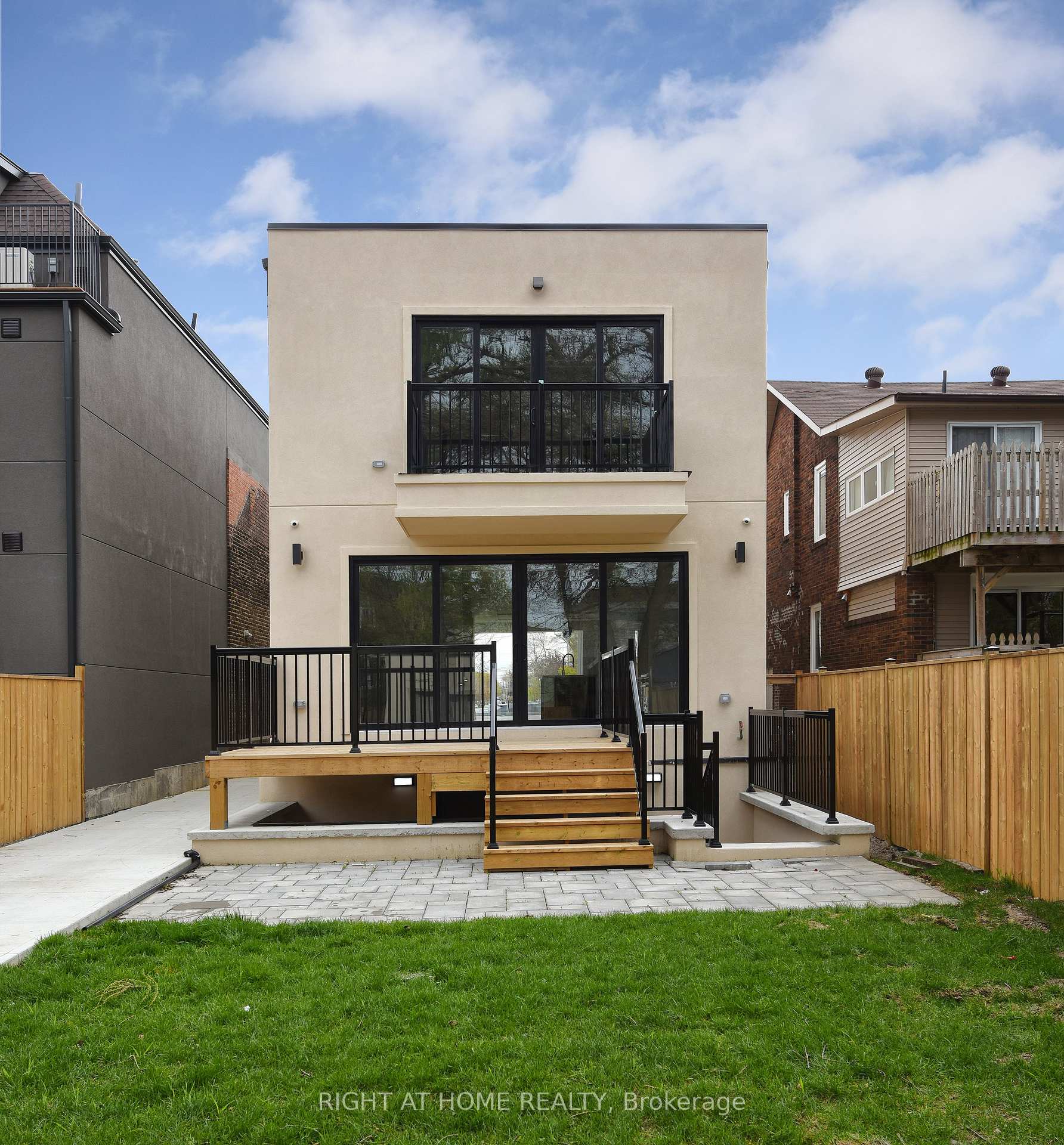 Photo 13 of 1256 Broadview Avenue, Toronto, Broadview North — HOMEH