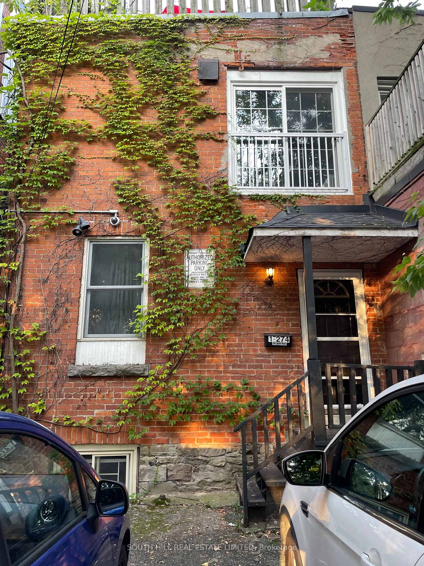 Front of Unit Rear Unit M/F, 274 Avenue Road