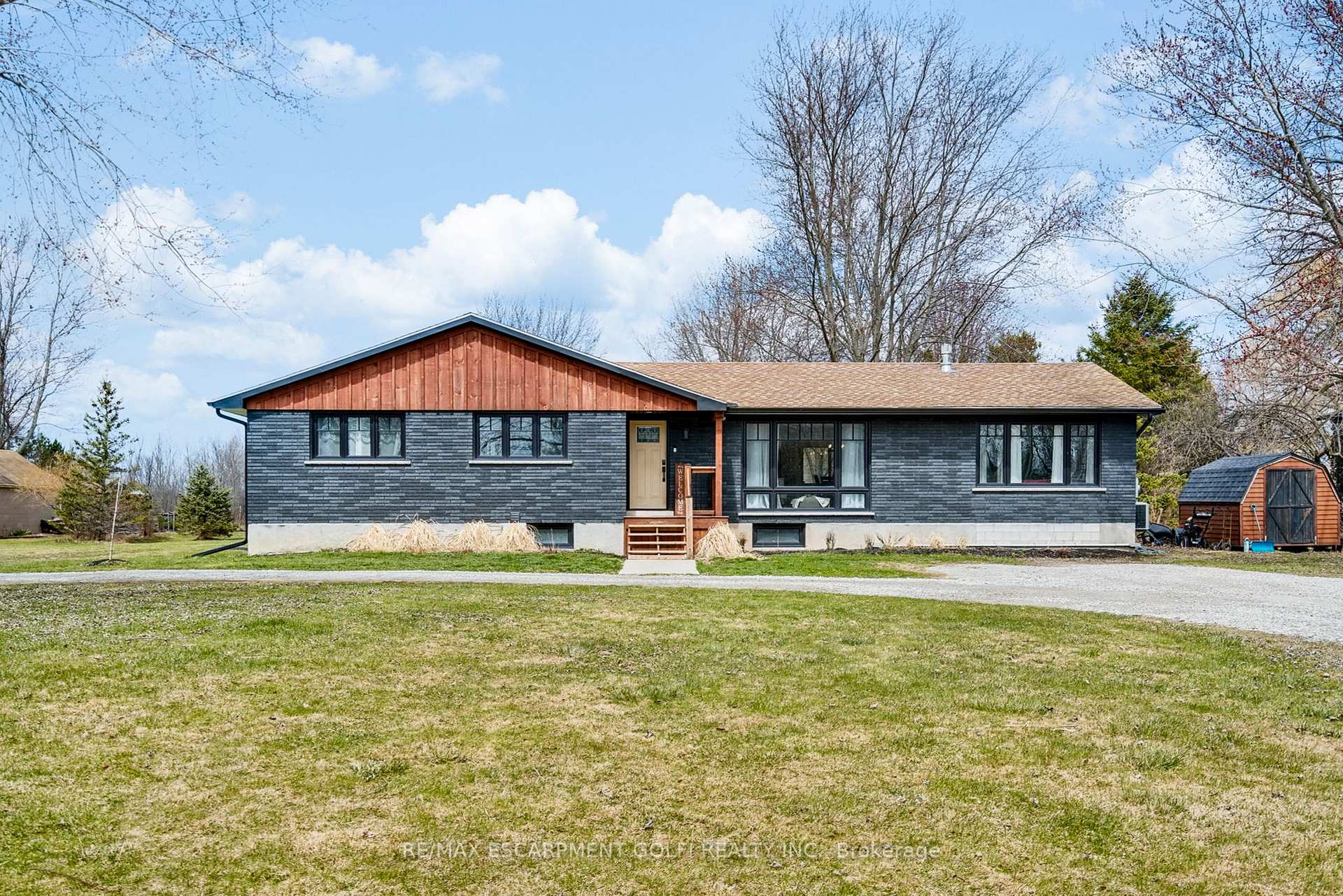 Photo 1 of 2440 Port Robinson Road, Thorold, Hurricane/Merrittville — HOMEH
