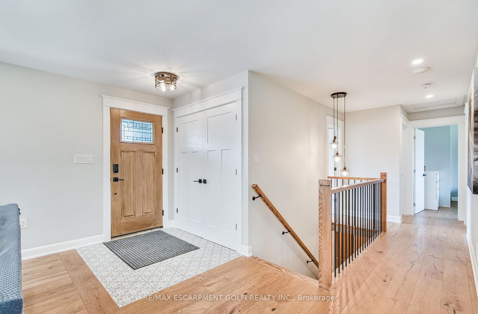 Photo 3 of 2440 Port Robinson Road, Thorold, Hurricane/Merrittville — HOMEH