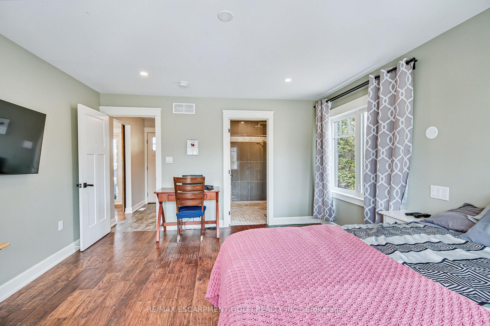 Photo 17 of 2440 Port Robinson Road, Thorold, Hurricane/Merrittville — HOMEH