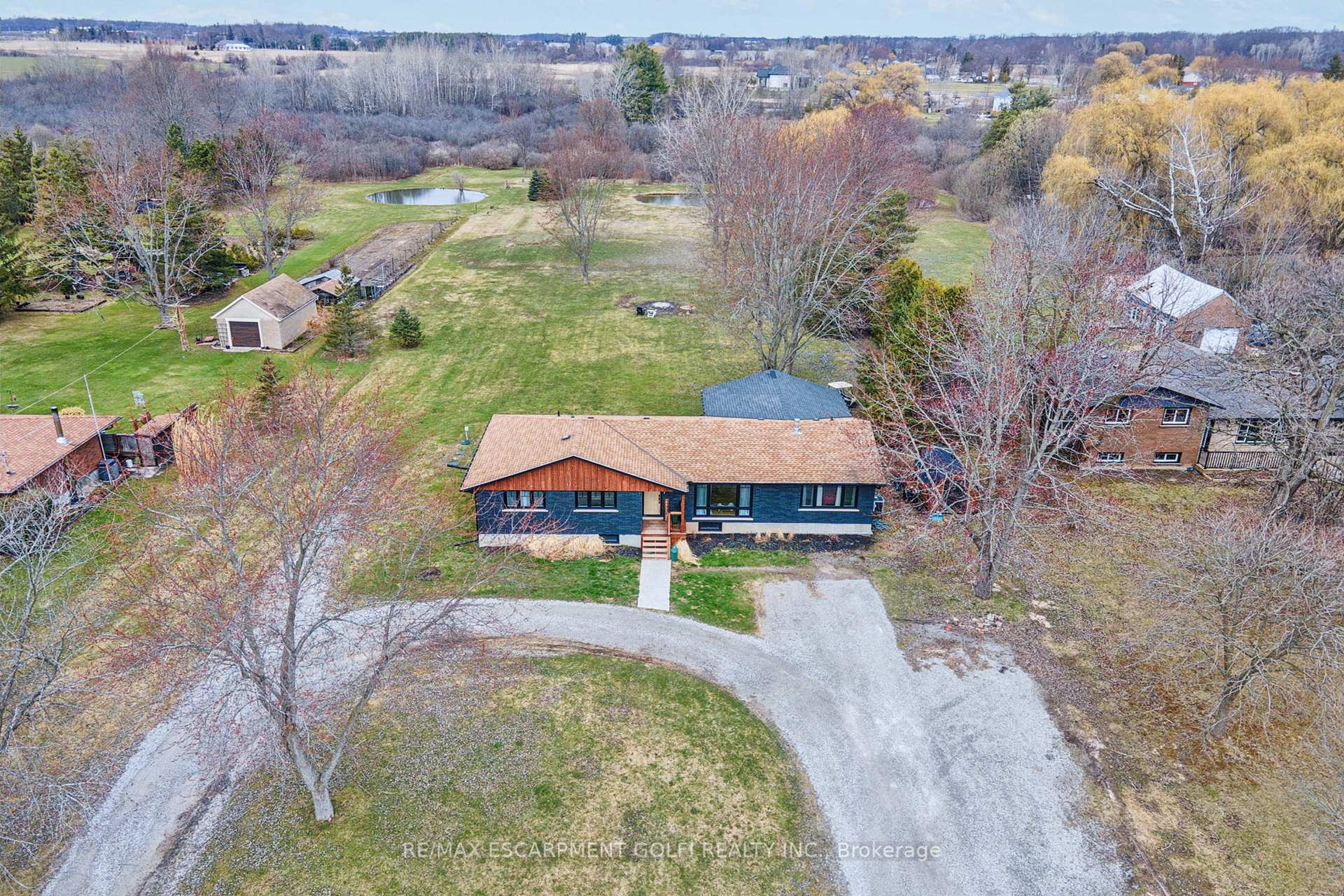 Photo 34 of 2440 Port Robinson Road, Thorold, Hurricane/Merrittville — HOMEH