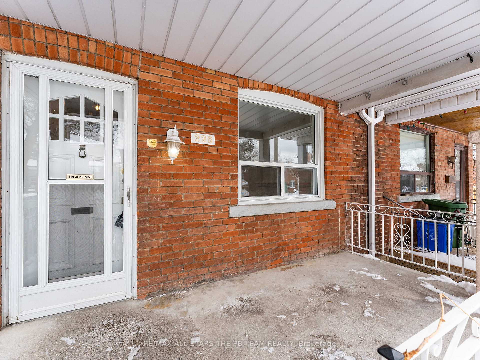 Photo 2 of 225 Dewhurst Boulevard N, Toronto, Danforth Village-East York — HOMEH