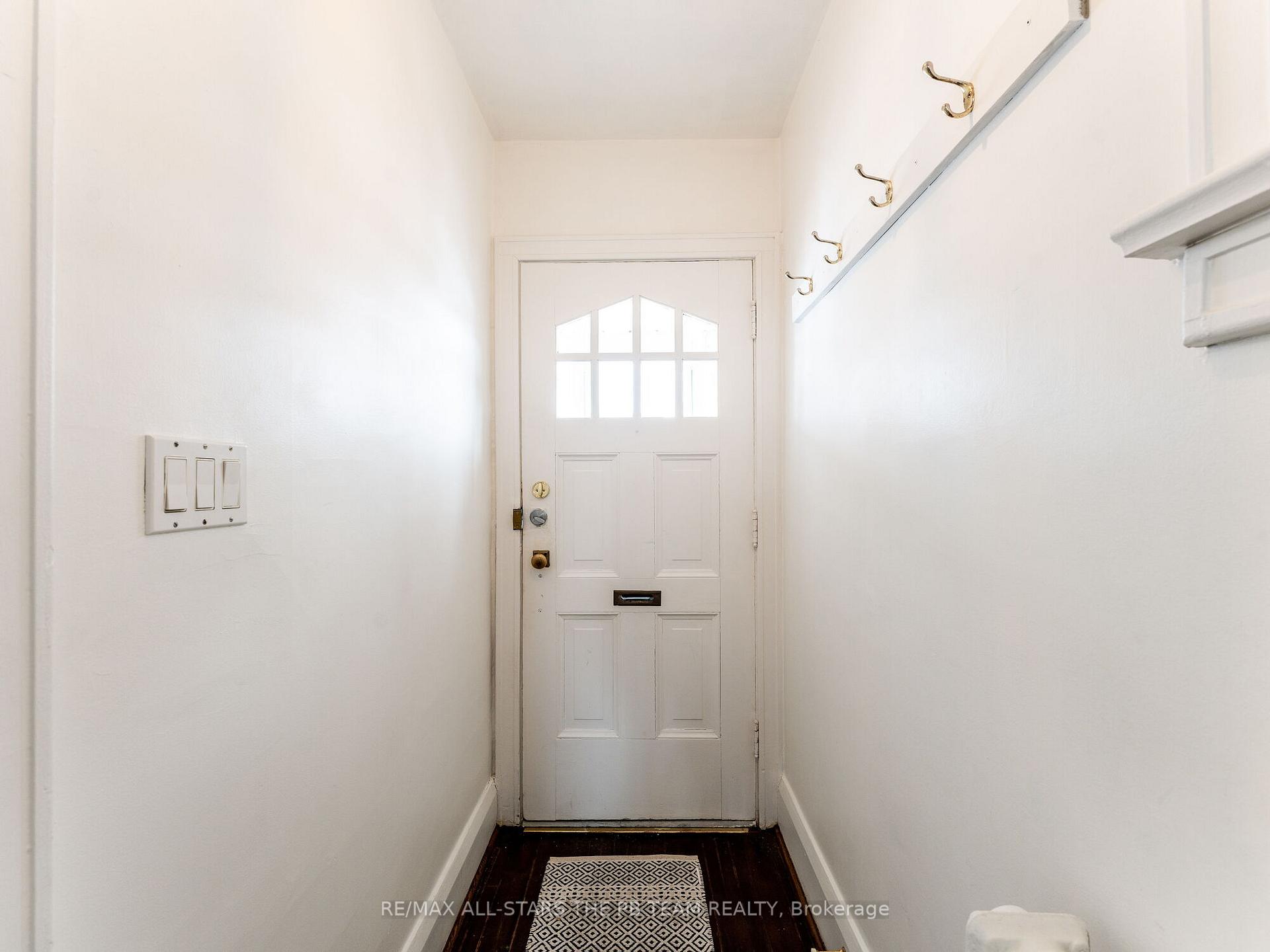 Photo 3 of 225 Dewhurst Boulevard N, Toronto, Danforth Village-East York — HOMEH