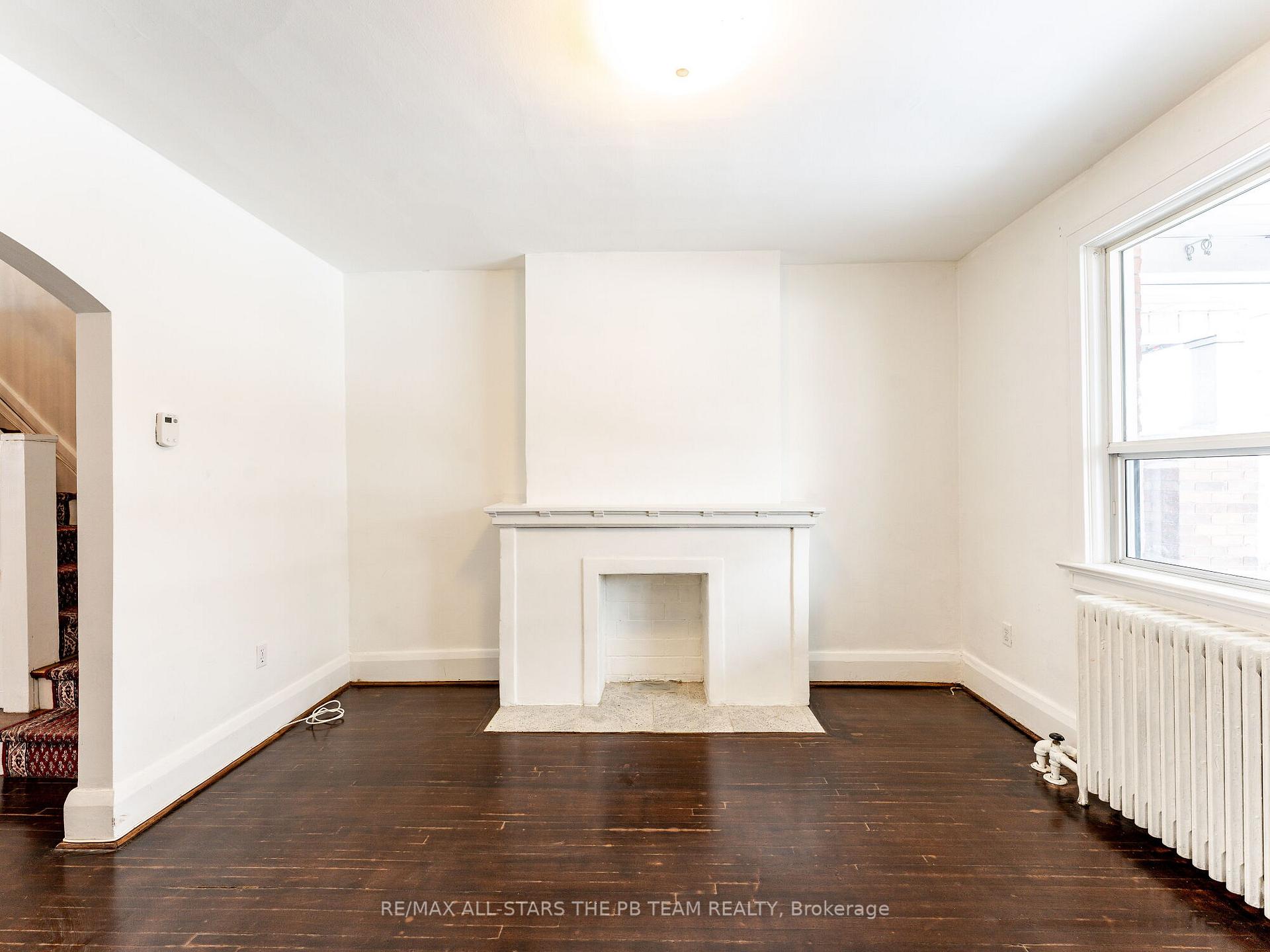 Photo 5 of 225 Dewhurst Boulevard N, Toronto, Danforth Village-East York — HOMEH