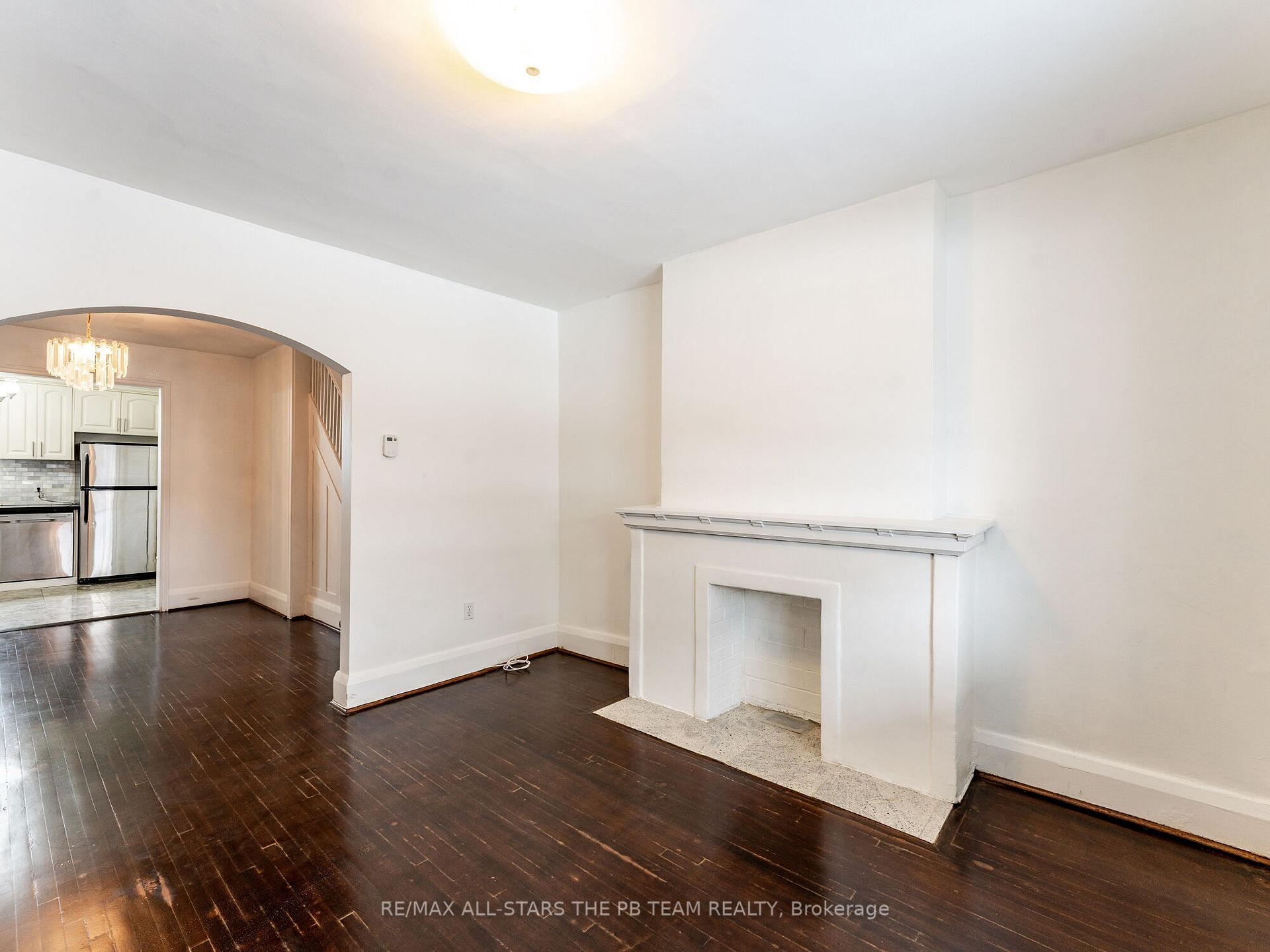 Photo 6 of 225 Dewhurst Boulevard N, Toronto, Danforth Village-East York — HOMEH