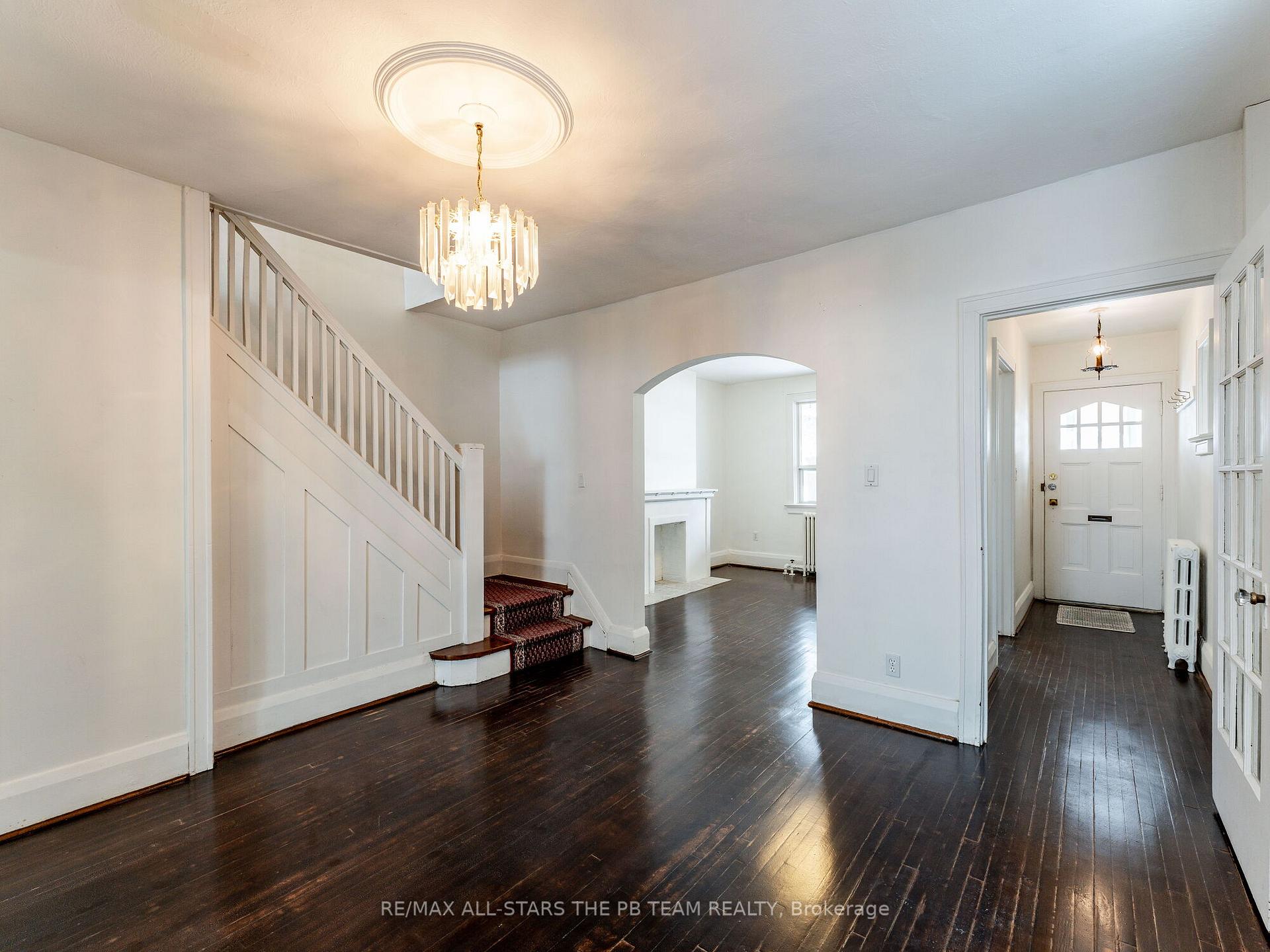 Photo 9 of 225 Dewhurst Boulevard N, Toronto, Danforth Village-East York — HOMEH