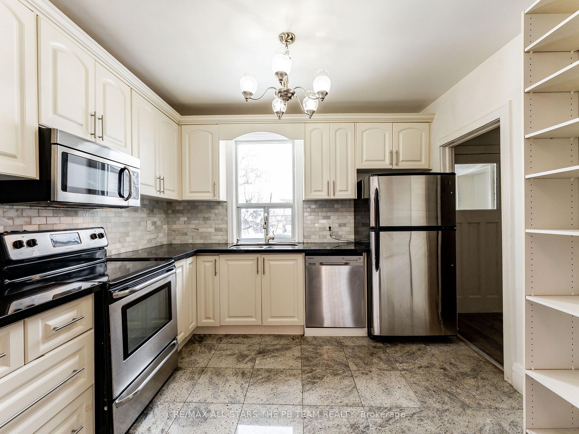 Photo 10 of 225 Dewhurst Boulevard N, Toronto, Danforth Village-East York — HOMEH