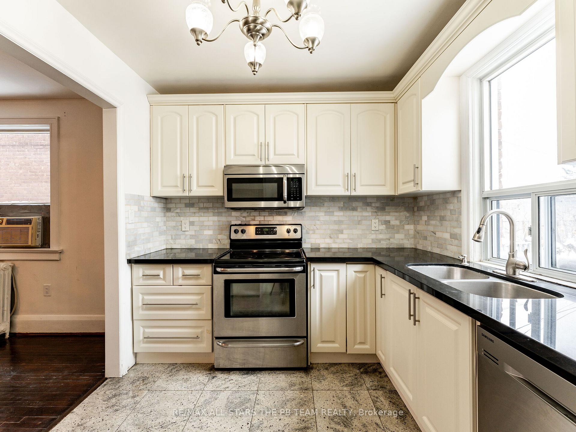 Photo 11 of 225 Dewhurst Boulevard N, Toronto, Danforth Village-East York — HOMEH