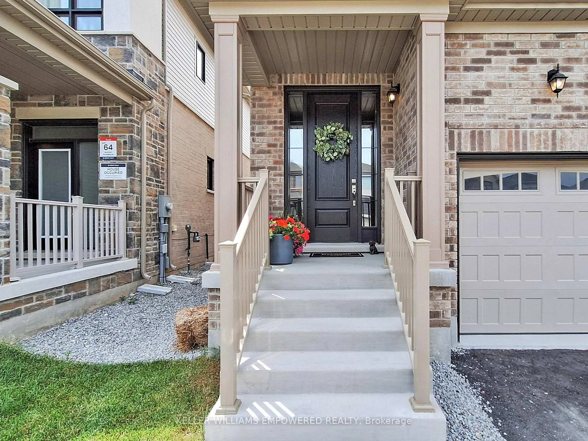 Photo 2 of 28 Gemini Drive, Barrie, Rural Barrie Southeast — HOMEH