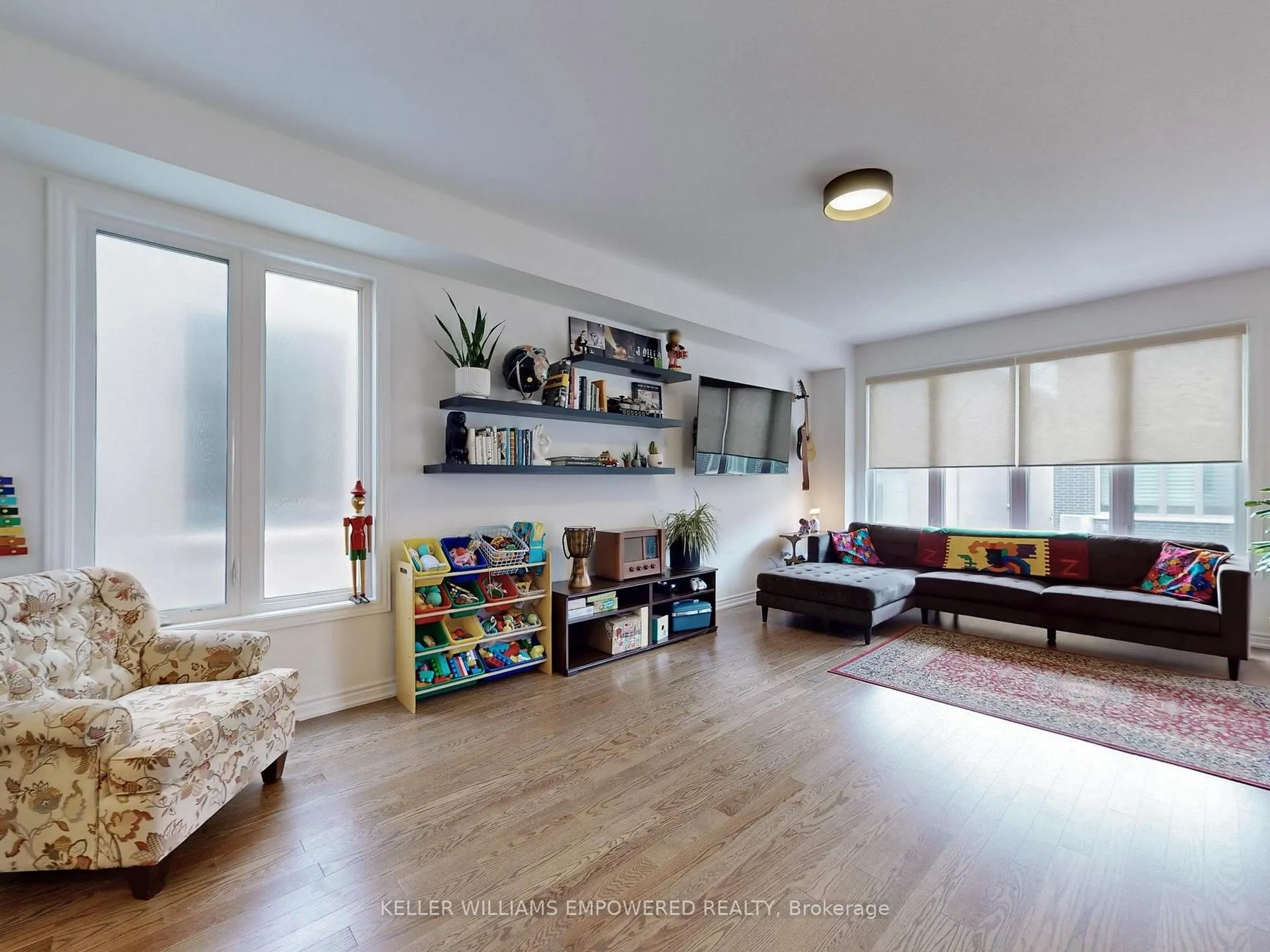 Photo 6 of 28 Gemini Drive, Barrie, Rural Barrie Southeast — HOMEH
