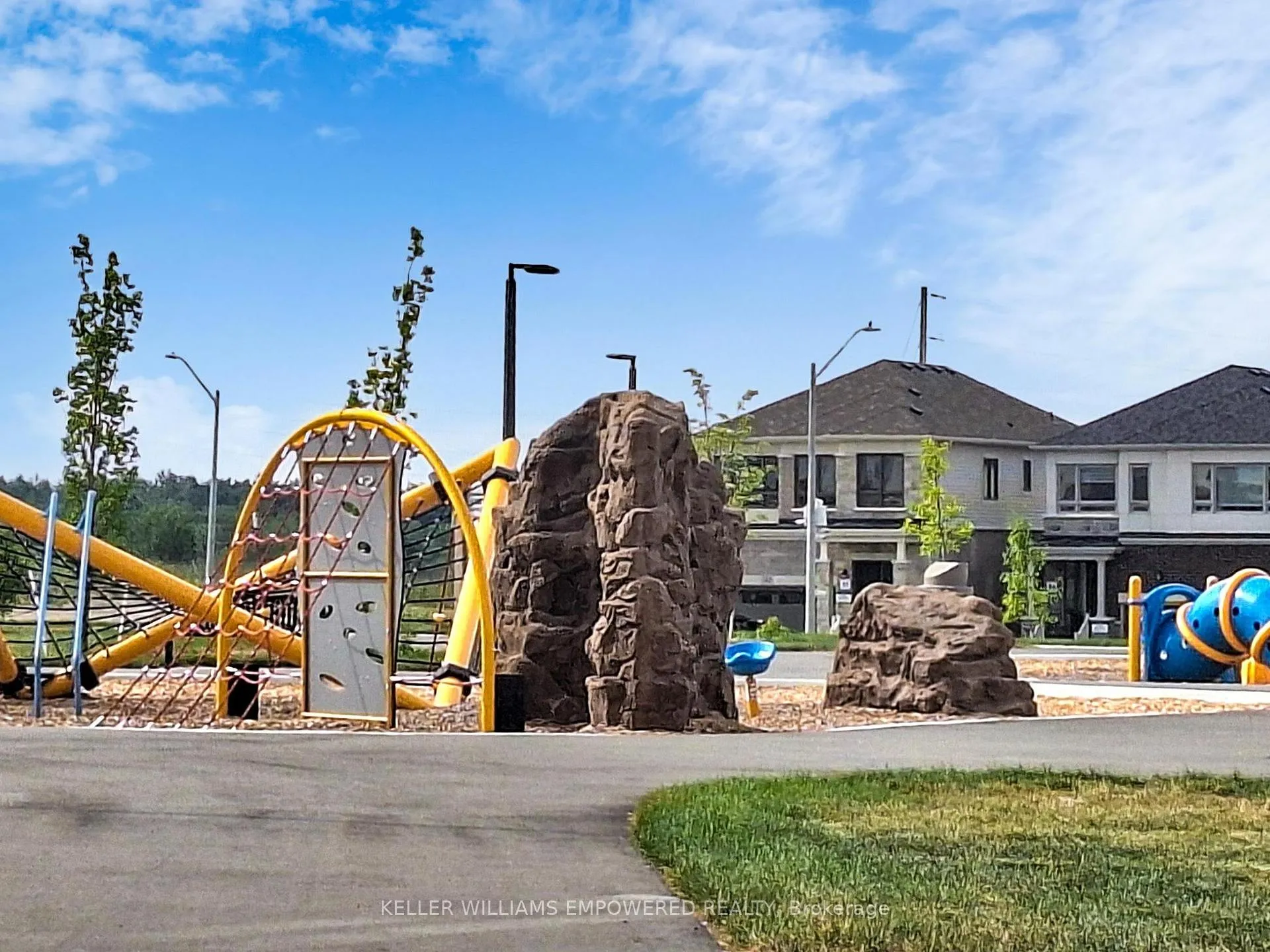 Photo 41 of 28 Gemini Drive, Barrie, Rural Barrie Southeast — HOMEH