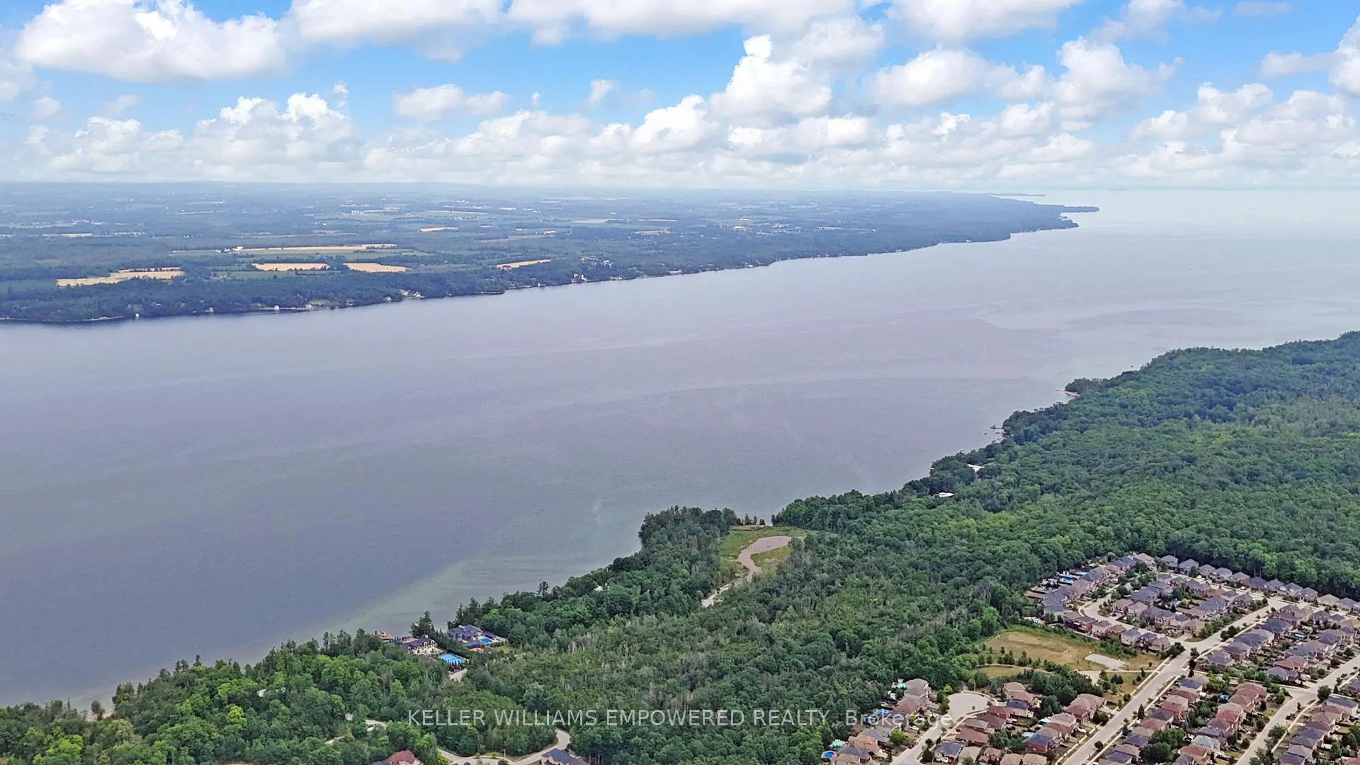 Photo 46 of 28 Gemini Drive, Barrie, Rural Barrie Southeast — HOMEH
