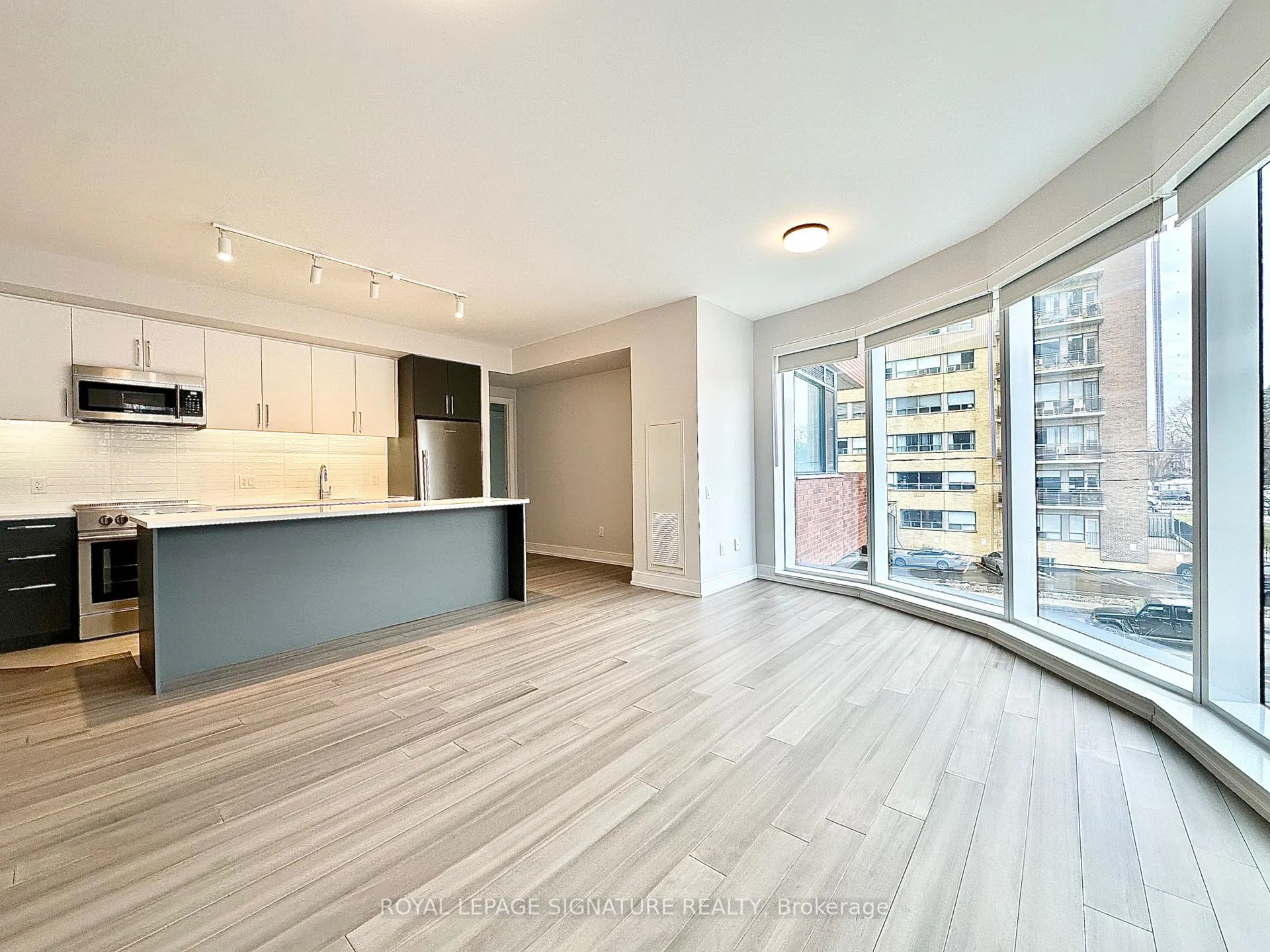 Photo 3 of Unit 306, 2525 Bathurst Street, Toronto, Forest Hill North — HOMEH