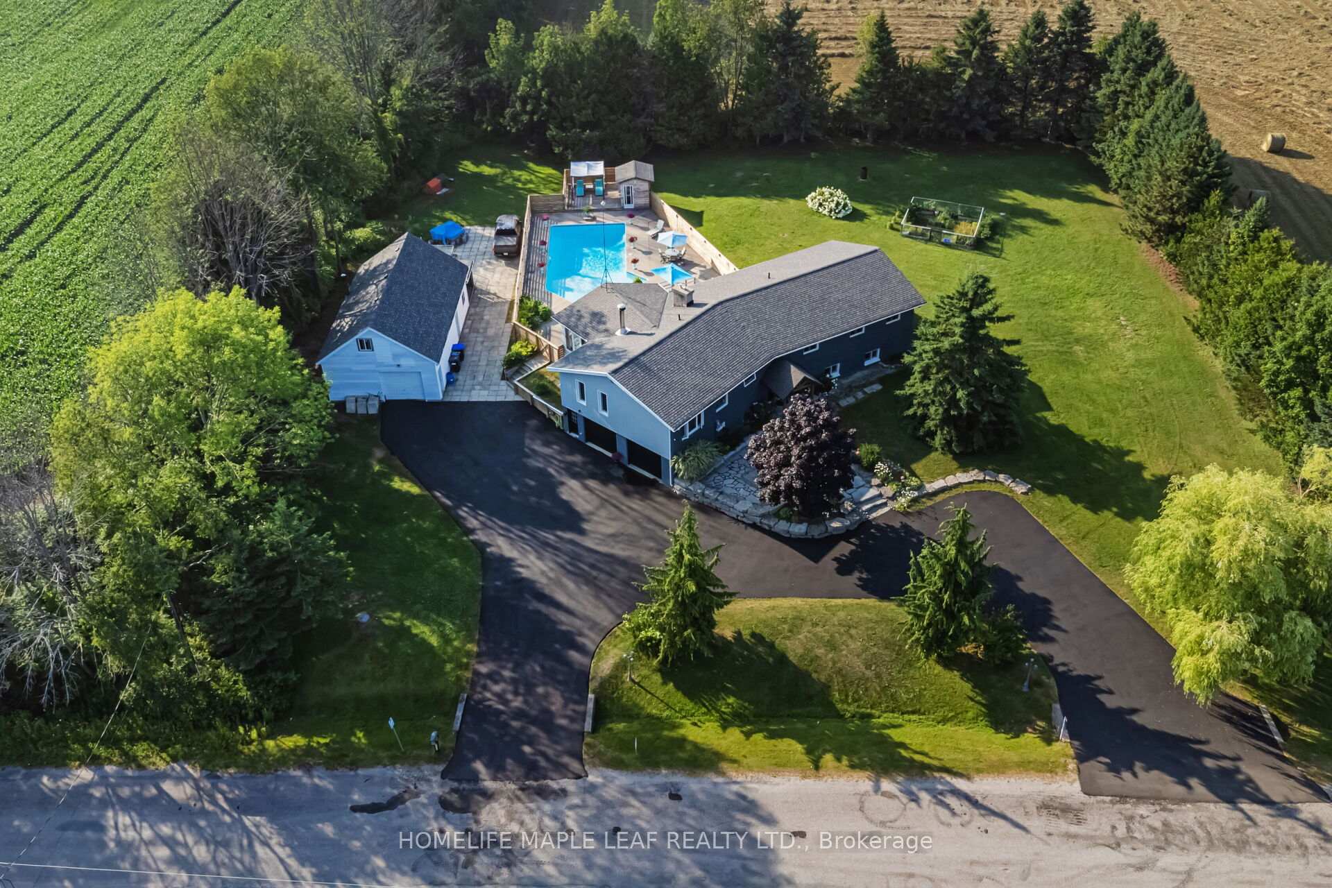 Photo 2 of 560 15 Concession Road W, Tiny, Rural Tiny — HOMEH