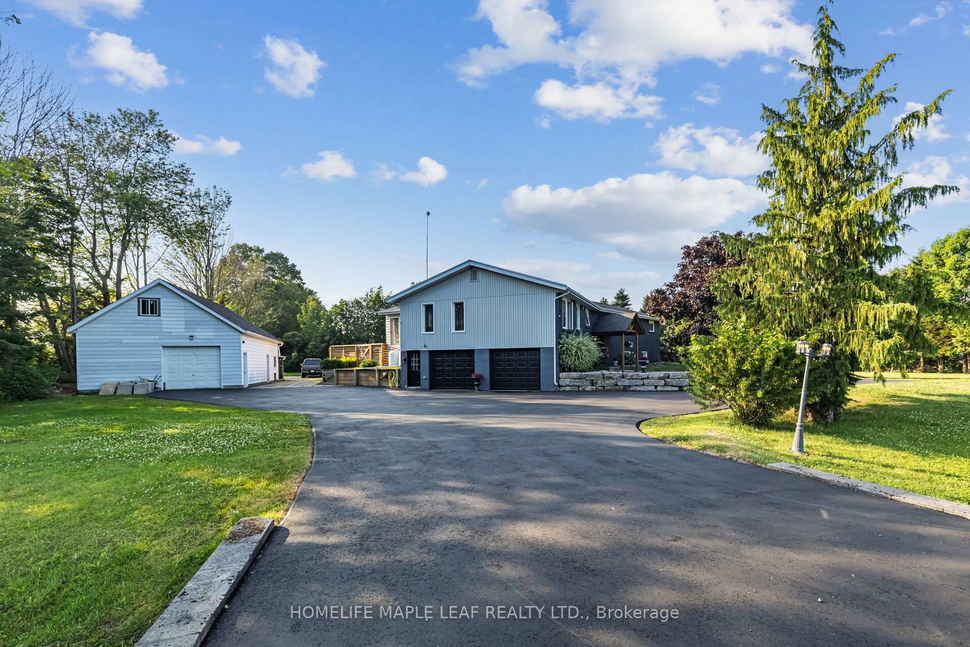 Photo 4 of 560 15 Concession Road W, Tiny, Rural Tiny — HOMEH