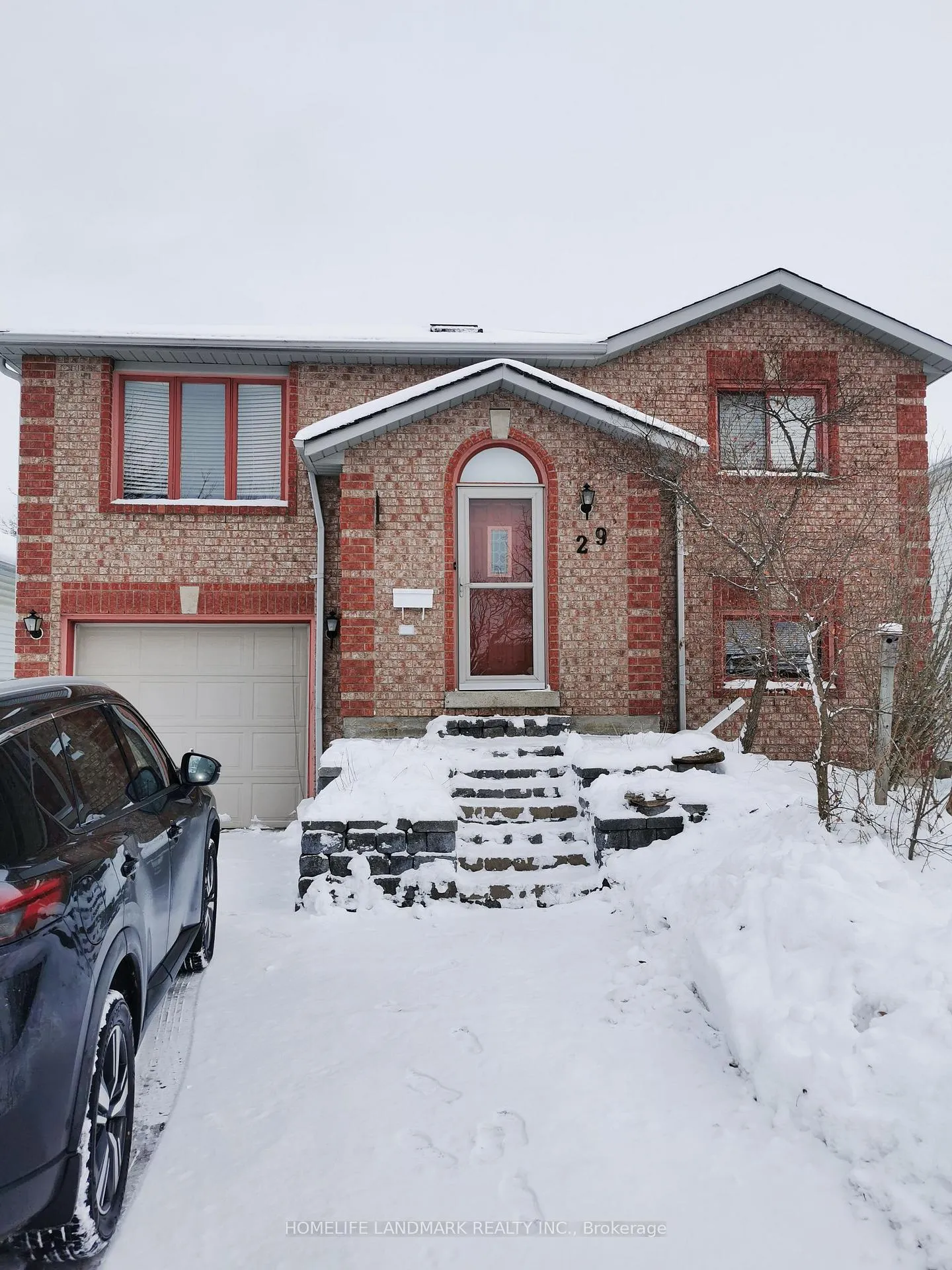Photo 1 of 29 Finlay Road, Barrie, West Bayfield — HOMEH