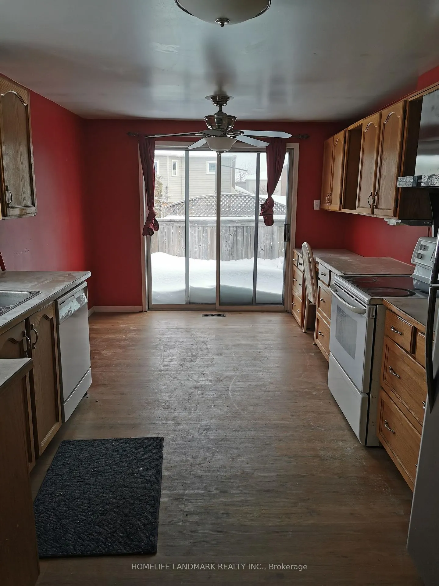 Photo 4 of 29 Finlay Road, Barrie, West Bayfield — HOMEH